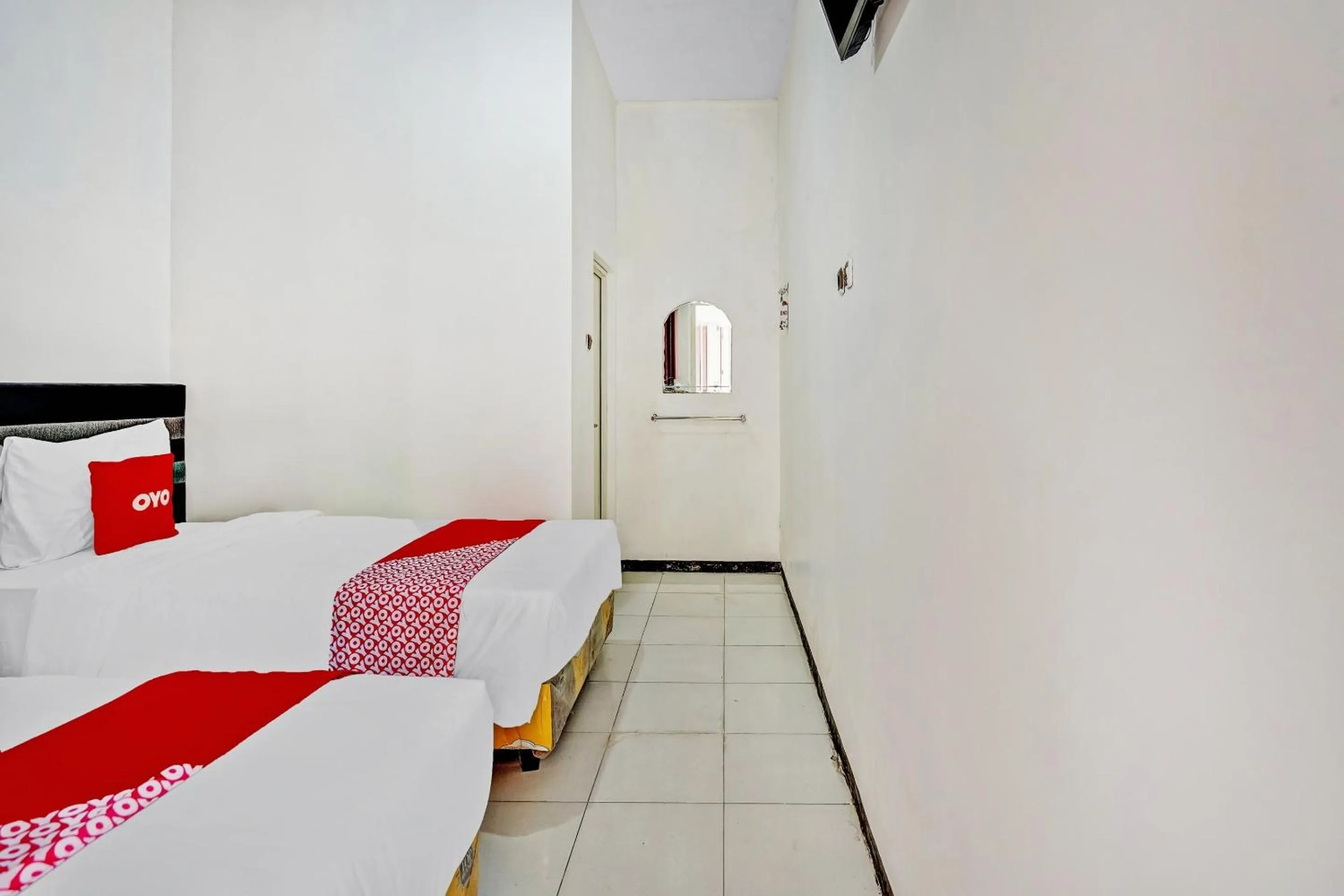 Bedroom, Bed in Hotel O Kalimantan Surabaya Syariah