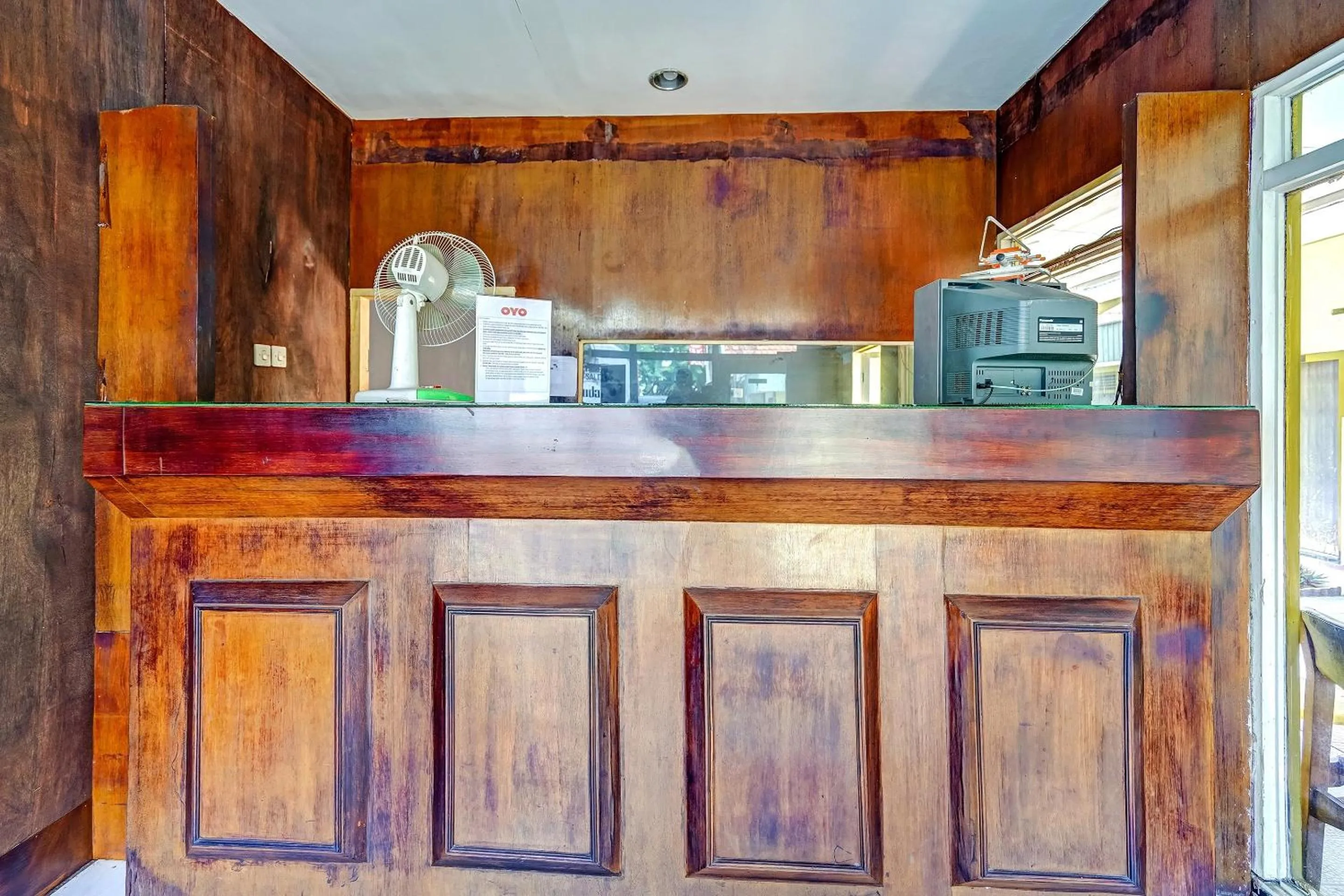 Lobby or reception in Hotel O Kalimantan Surabaya Syariah