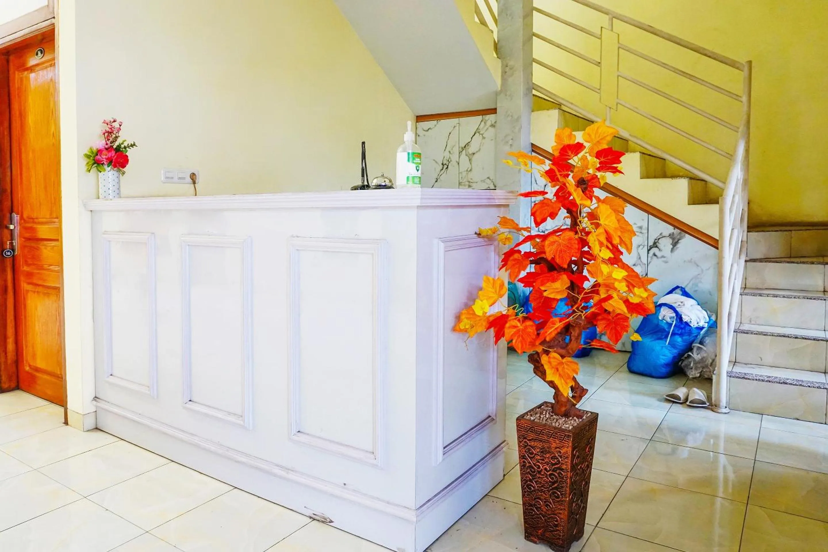 Lobby or reception in Flagship 90723 Berlima Guest House Syariah