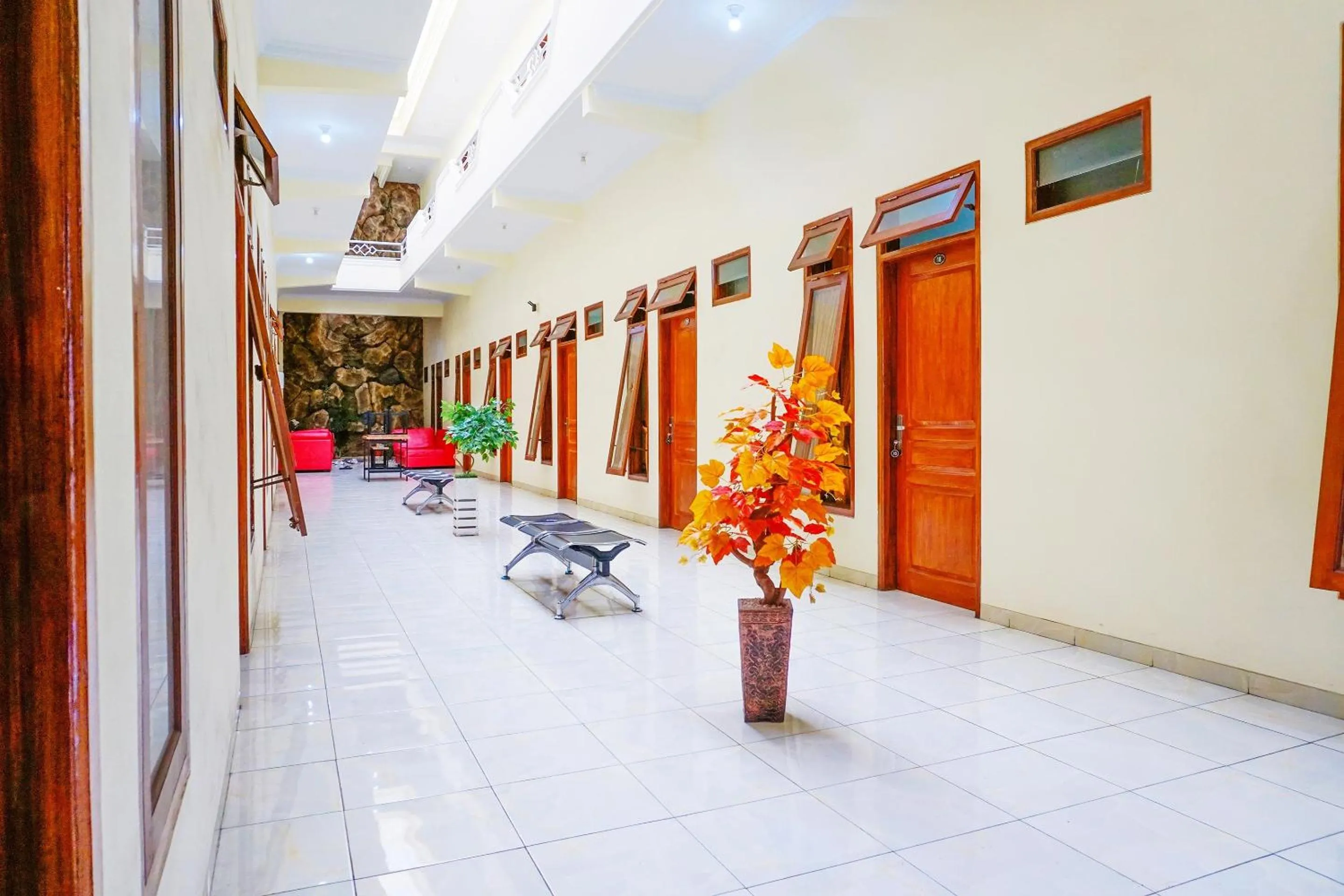 Lobby or reception in Flagship 90723 Berlima Guest House Syariah