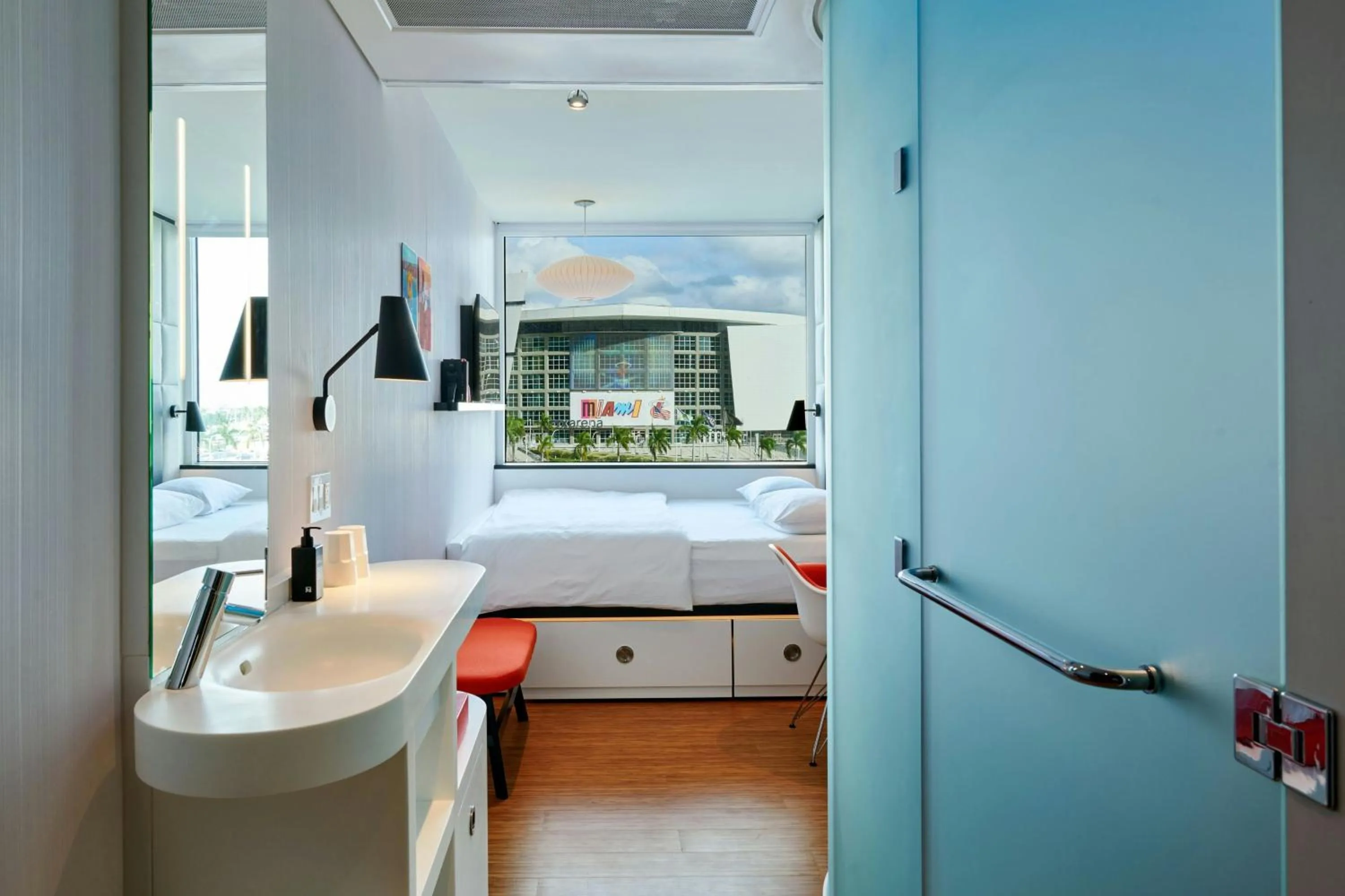 Bedroom, Bed in citizenM Miami World Center