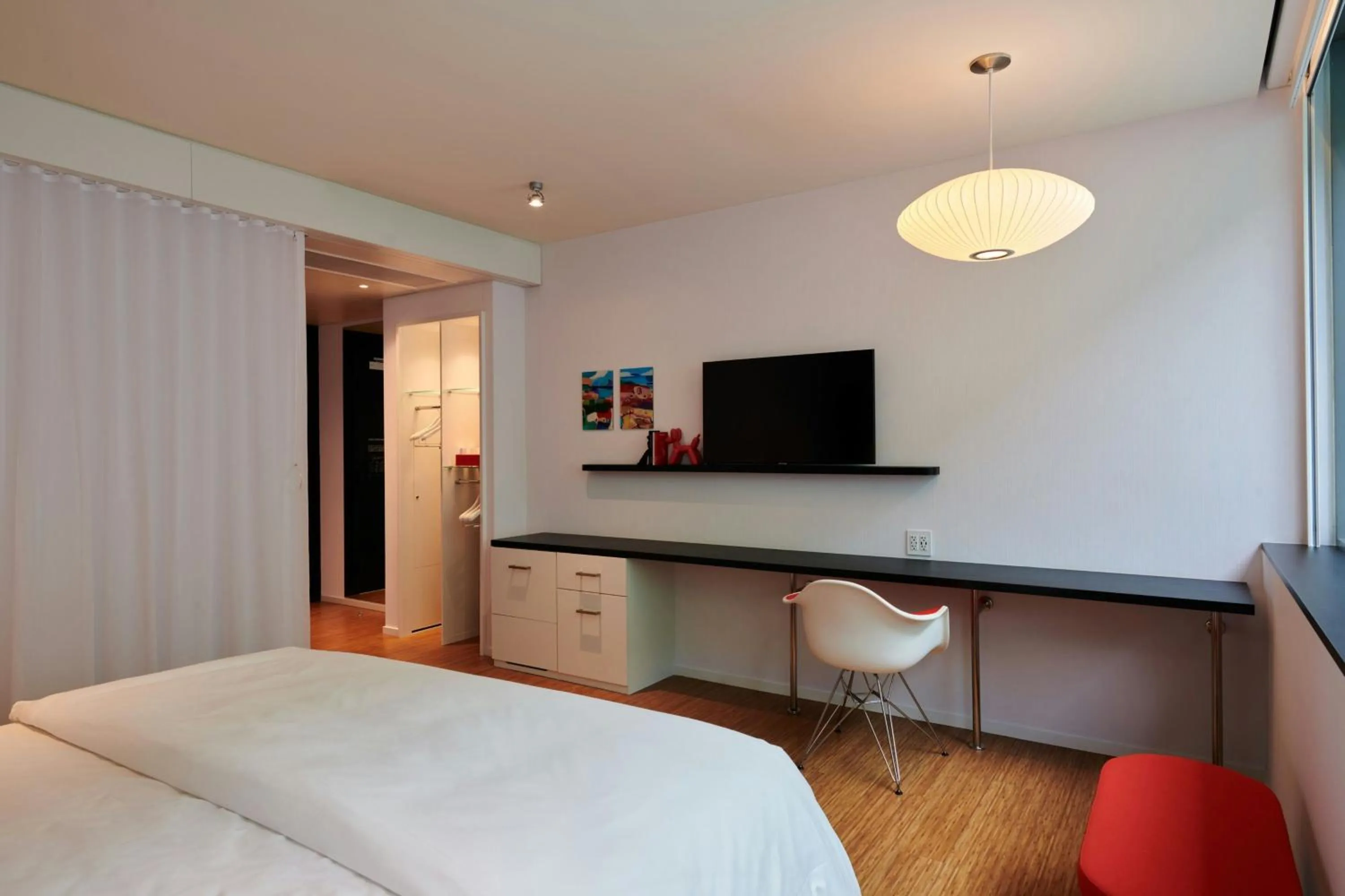 Bedroom, Bed in citizenM Miami World Center