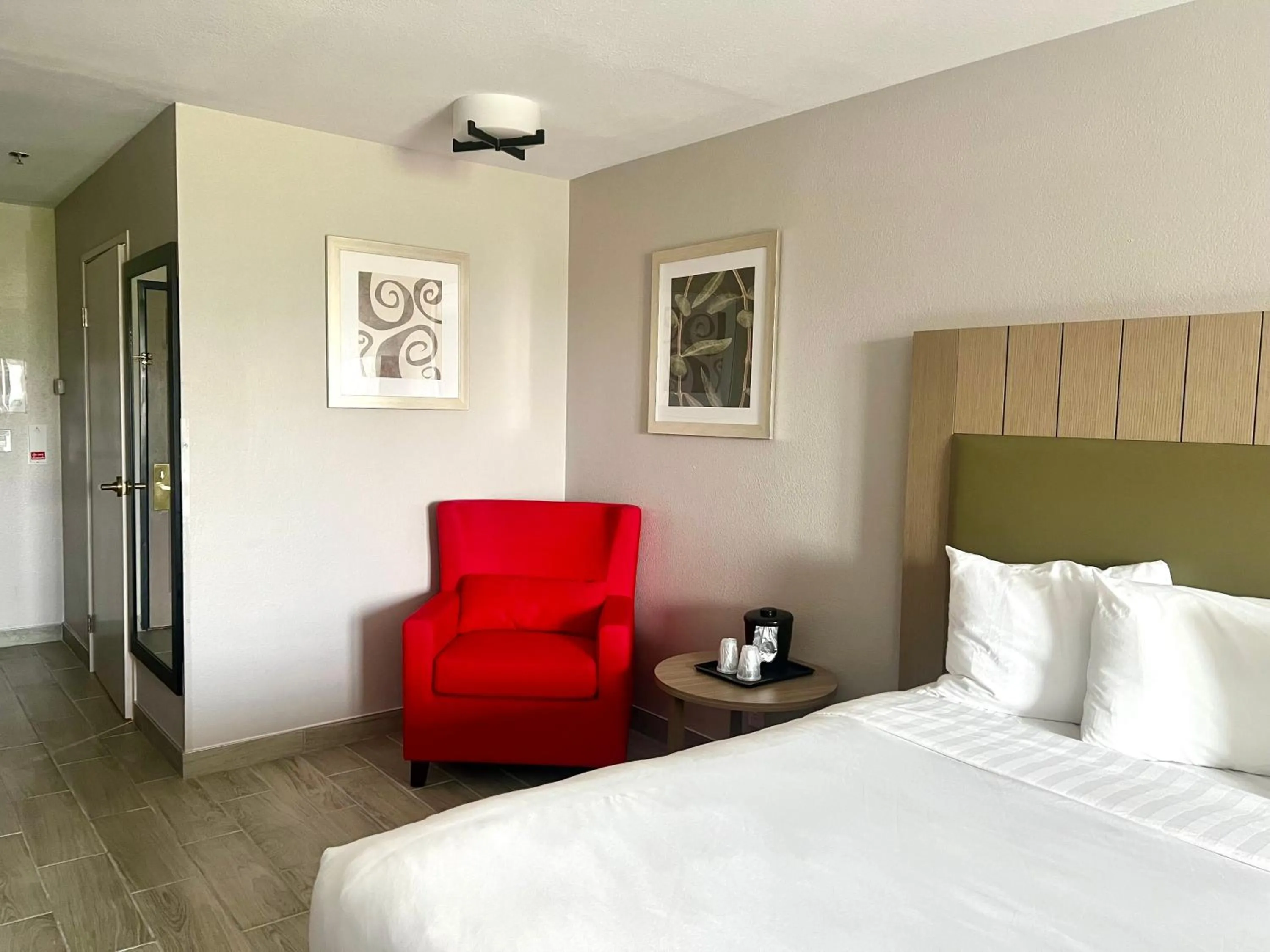 Bed in Country Inn & Suites by Radisson, Fort Worth, TX