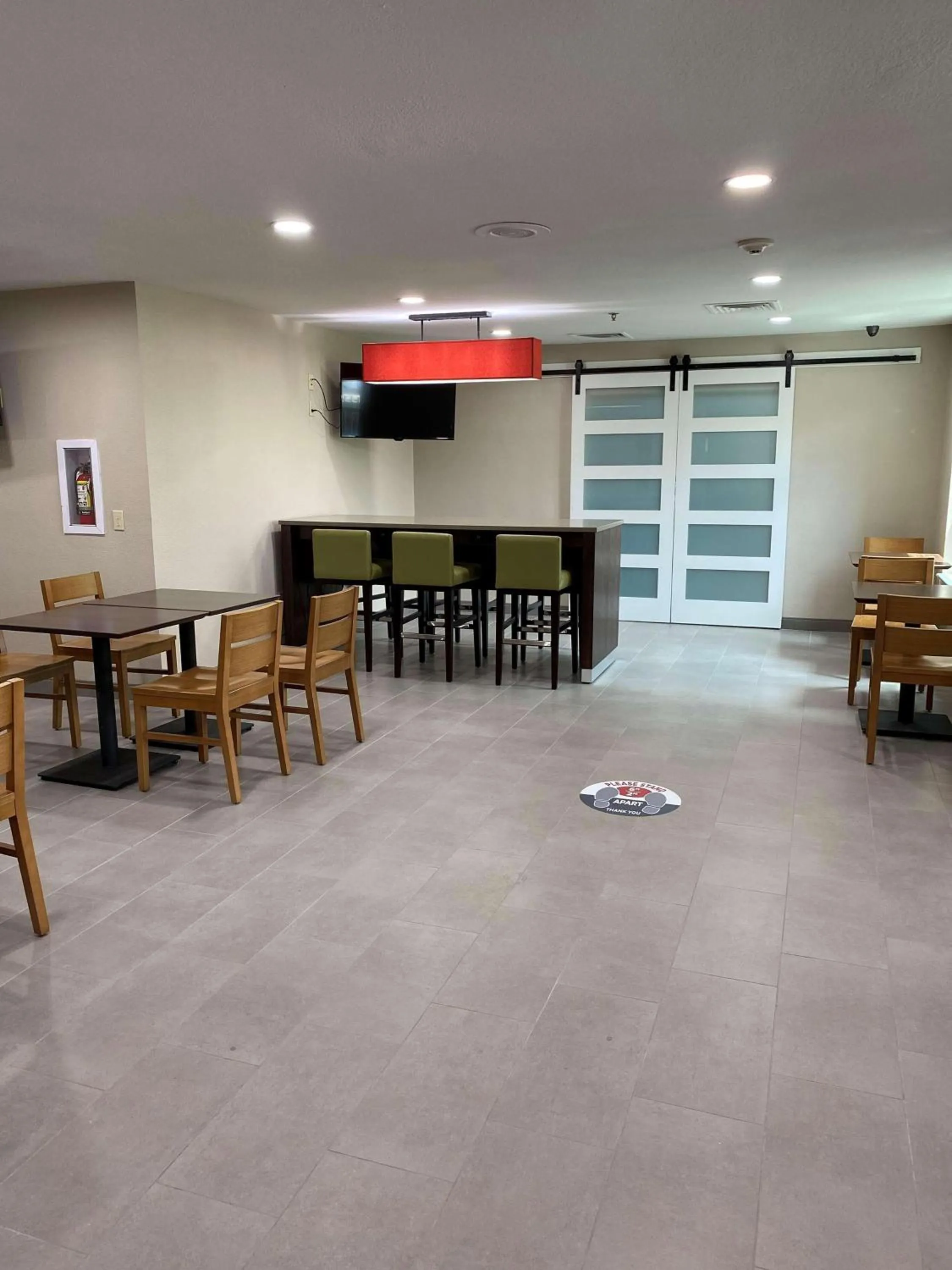 Breakfast in Country Inn & Suites by Radisson, Fort Worth, TX