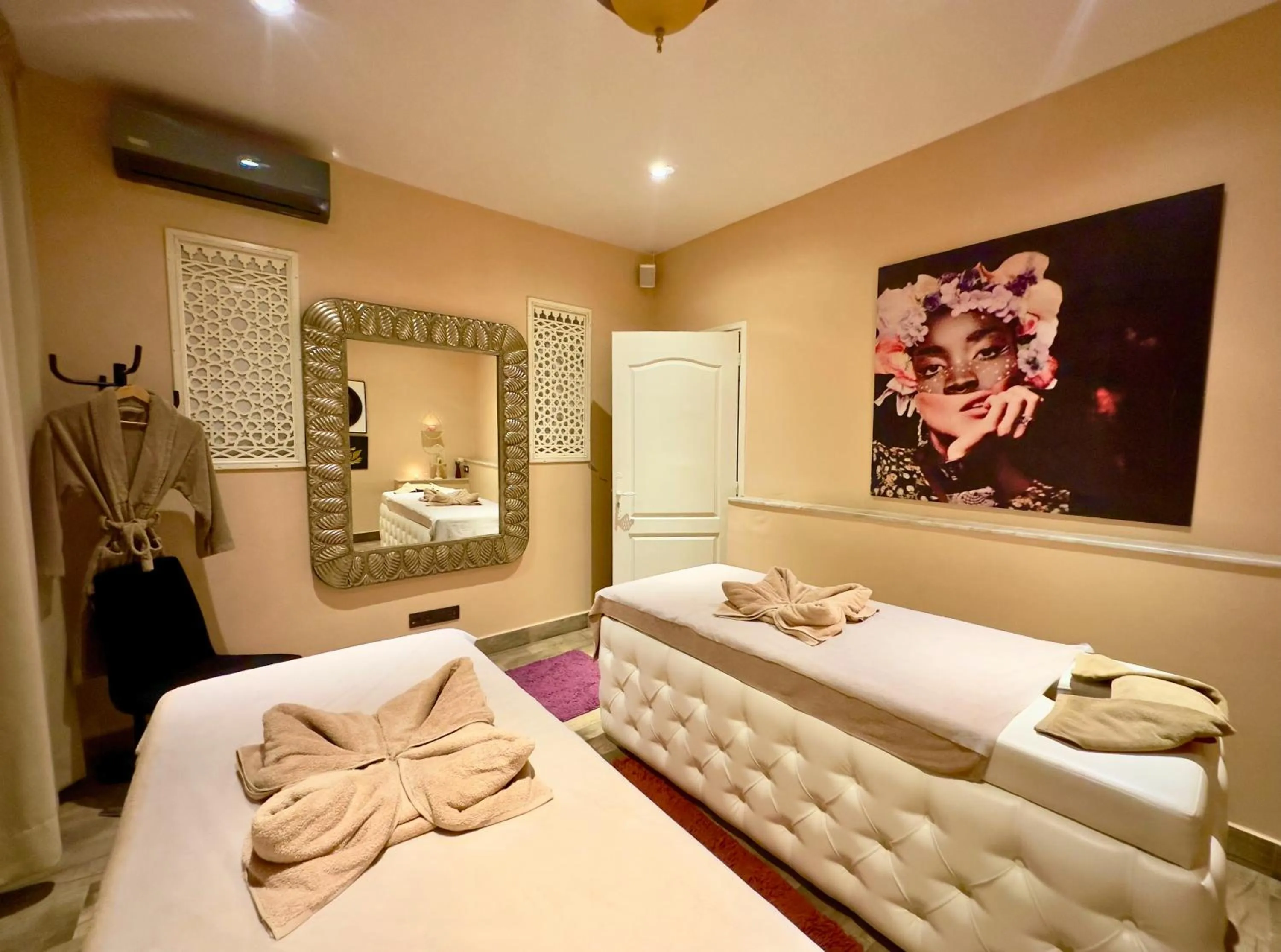 Massage, Bed in Sillage Palace Sky & Spa