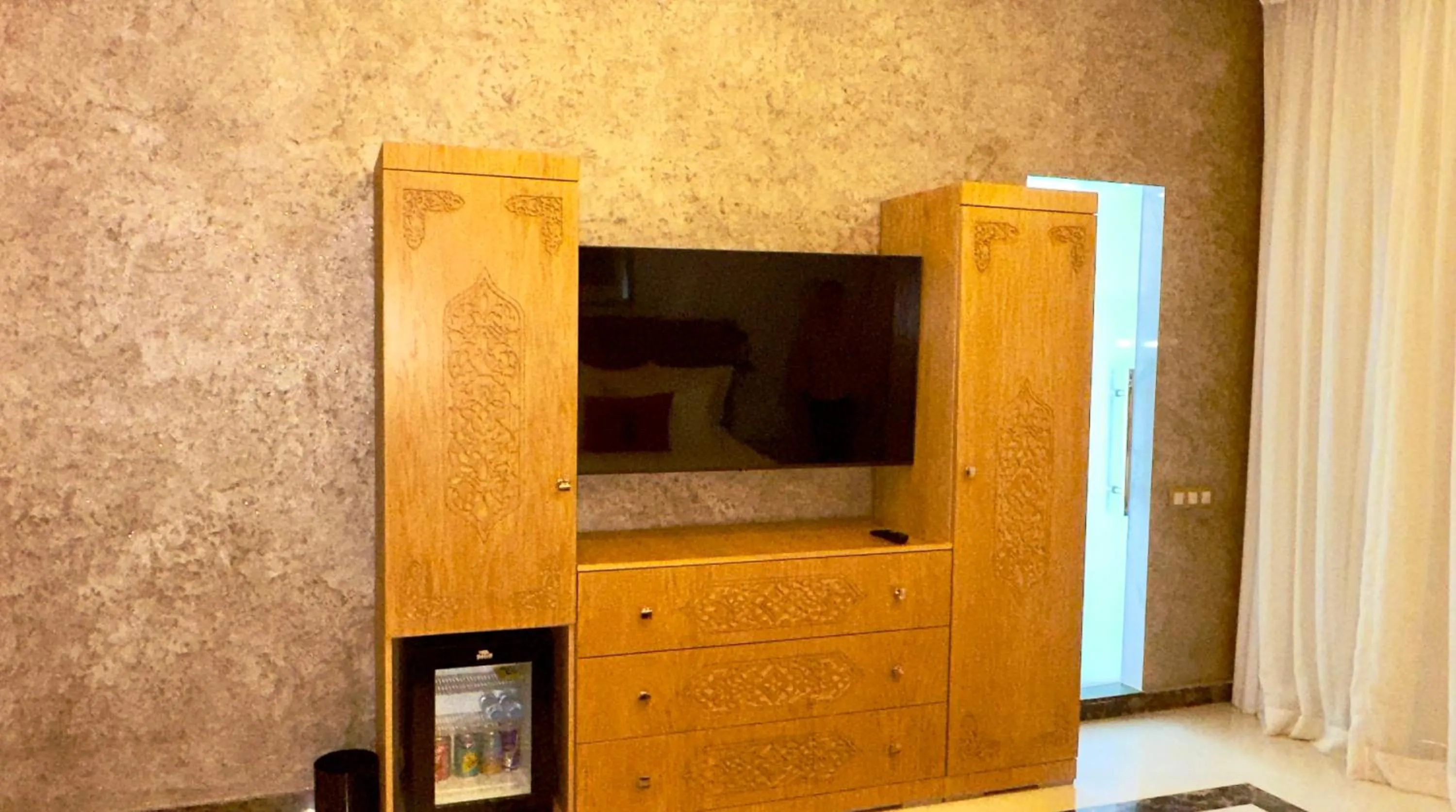 TV and multimedia in Sillage Palace Sky & Spa