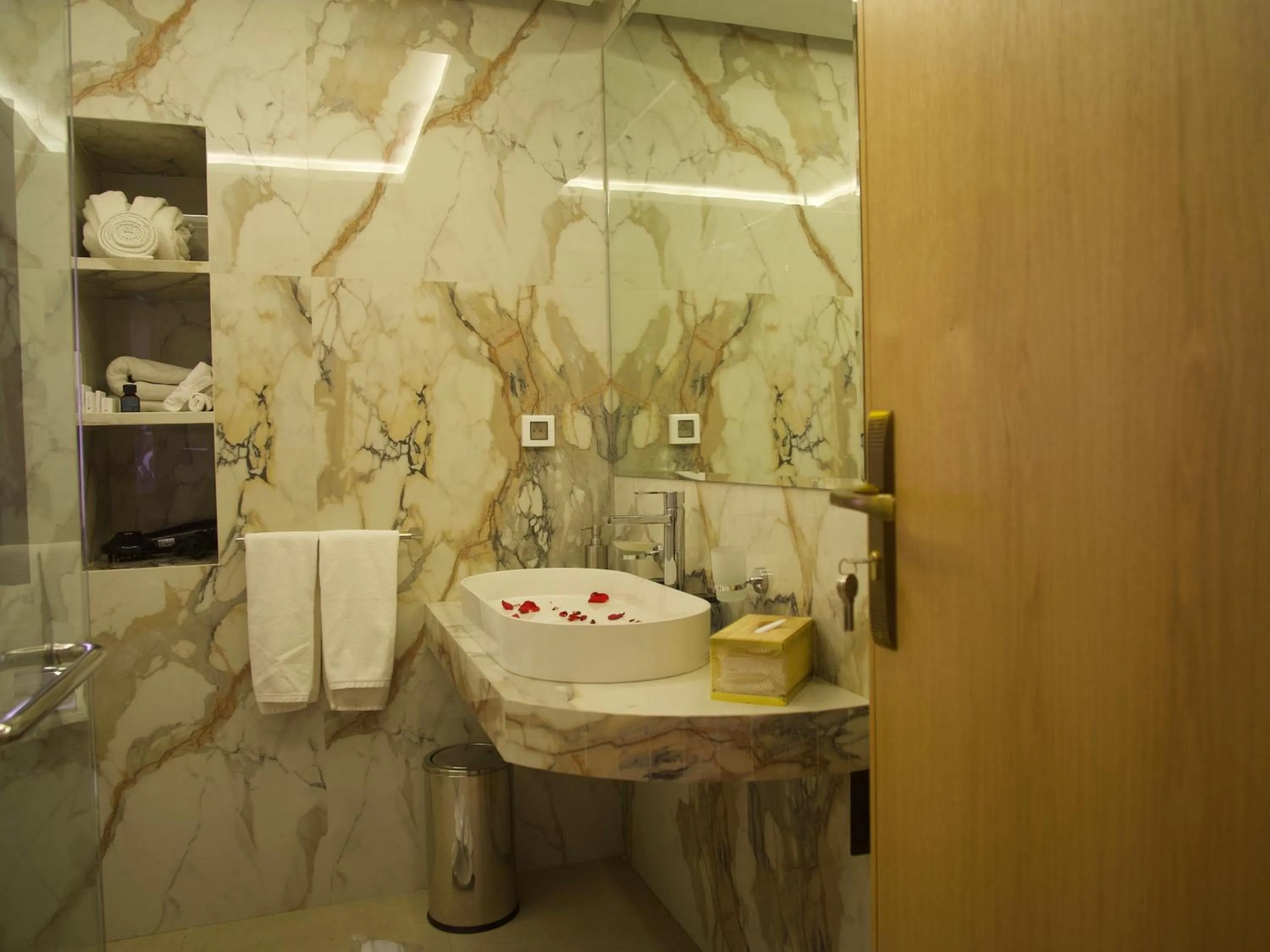 Bathroom in Sillage Palace Sky & Spa