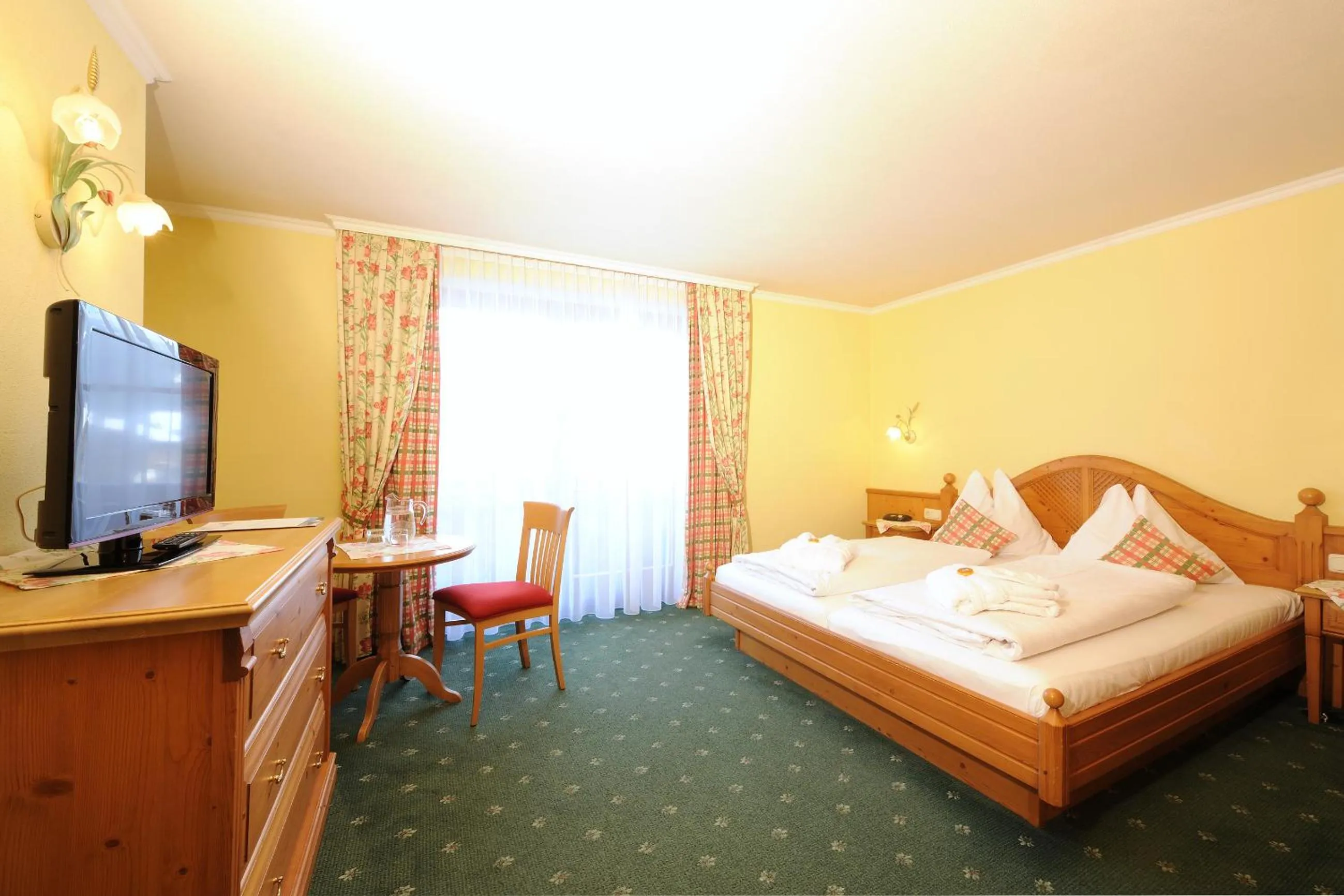 Photo of the whole room, Bed in Aparthotel Kristall