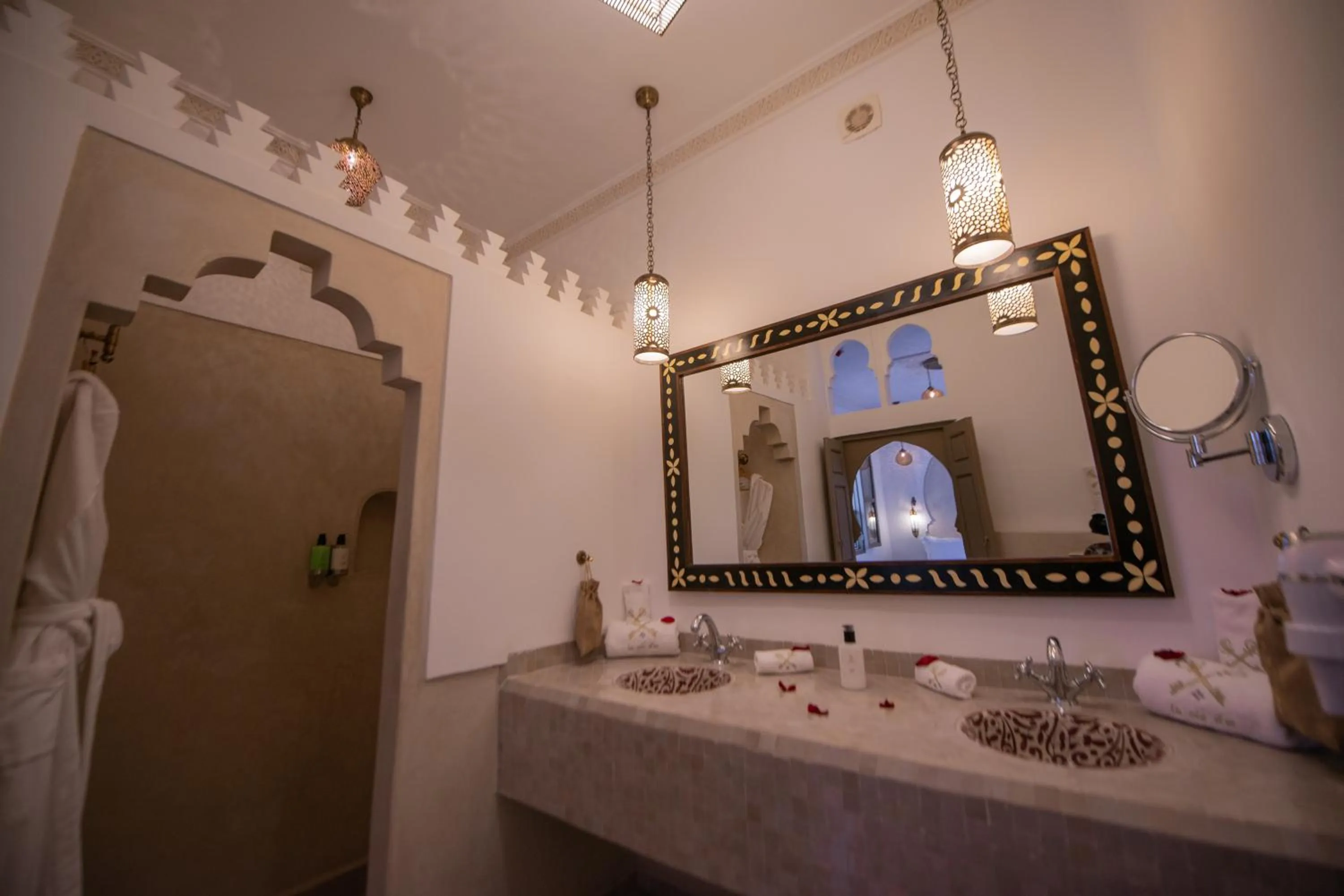 Bathroom in Riad la clé d'or & spa