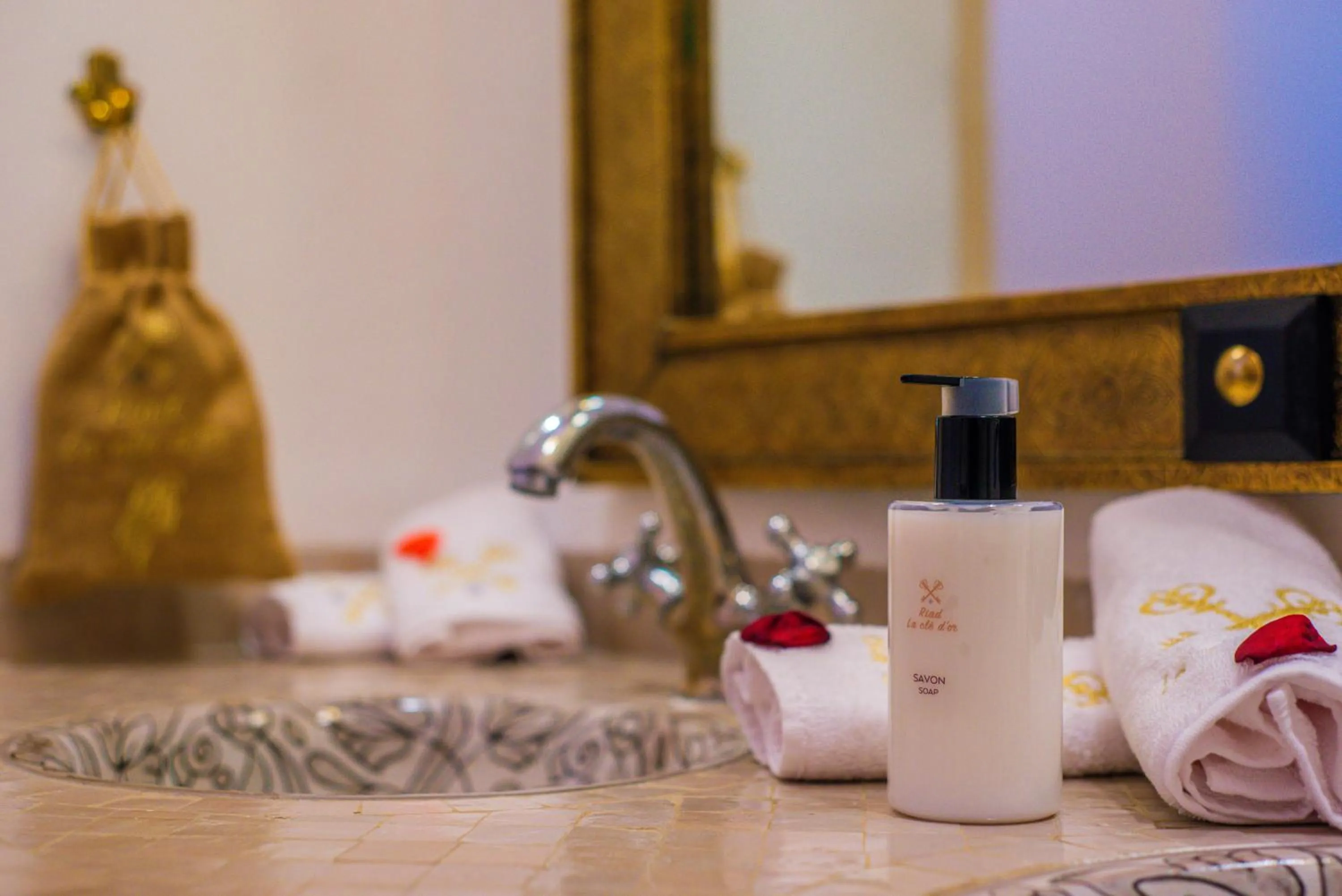 Bathroom in Riad la clé d'or & spa