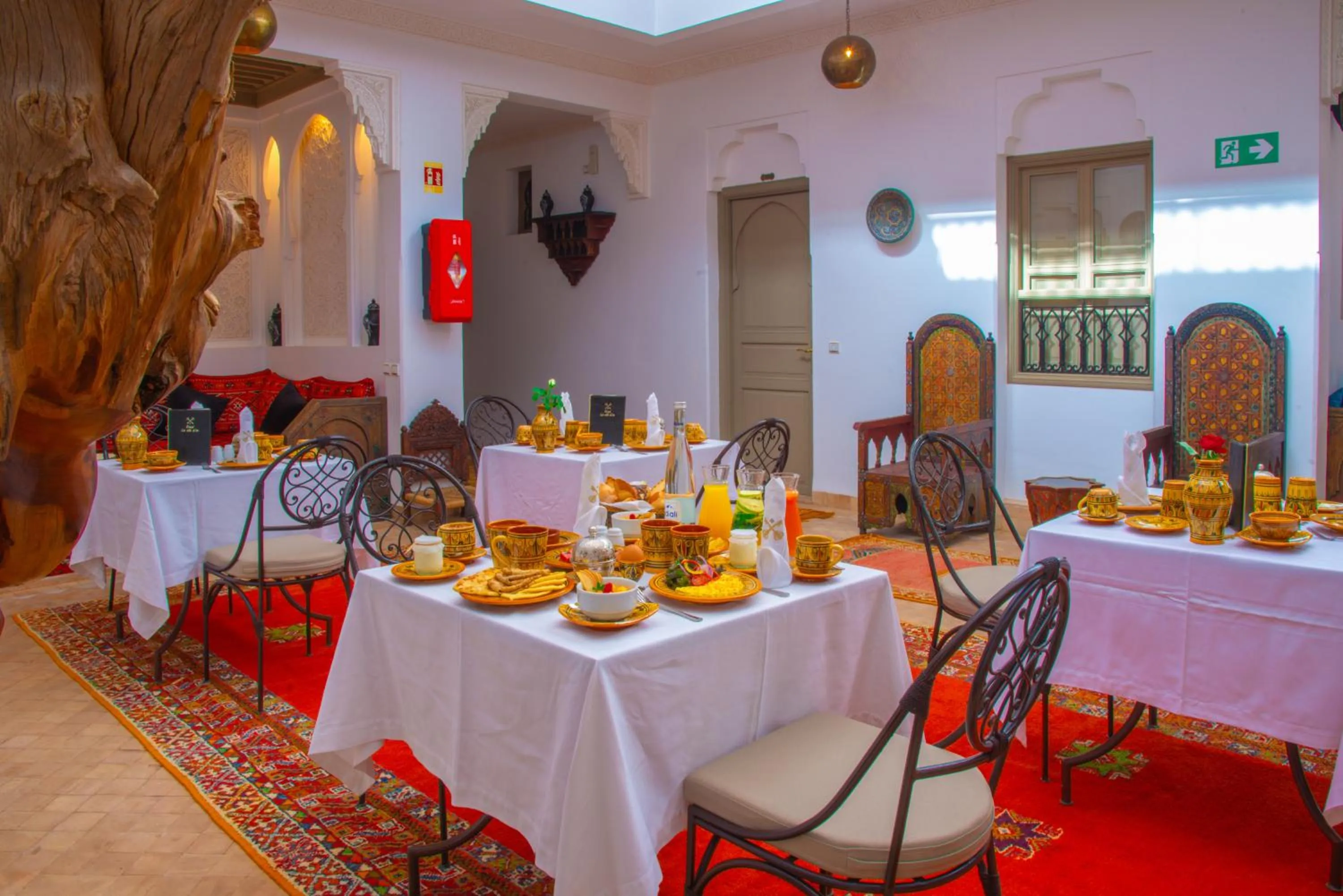 Restaurant/places to eat in Riad la clé d'or & spa