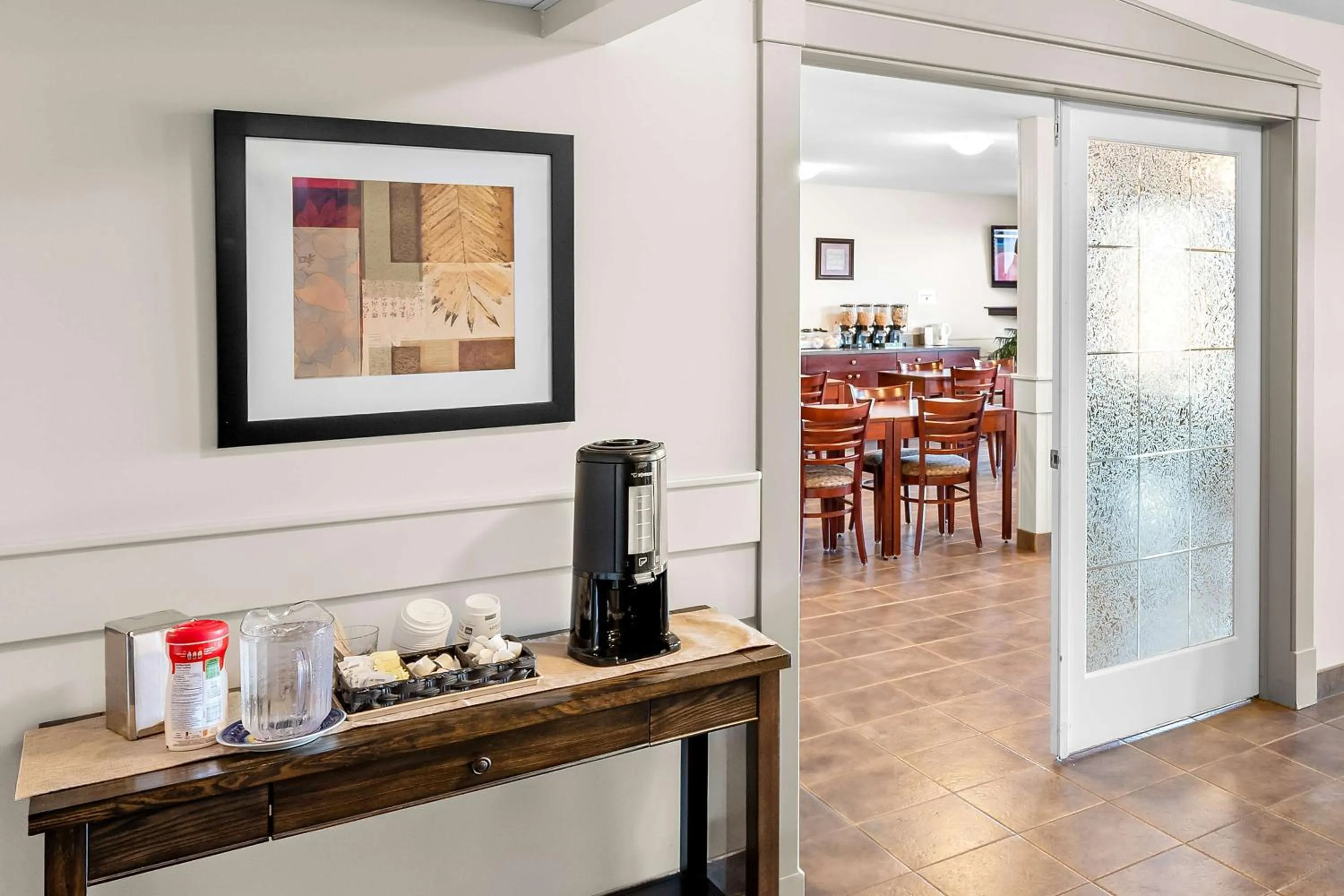 Lobby or reception in SureStay Plus Hotel by Best Western Hardisty