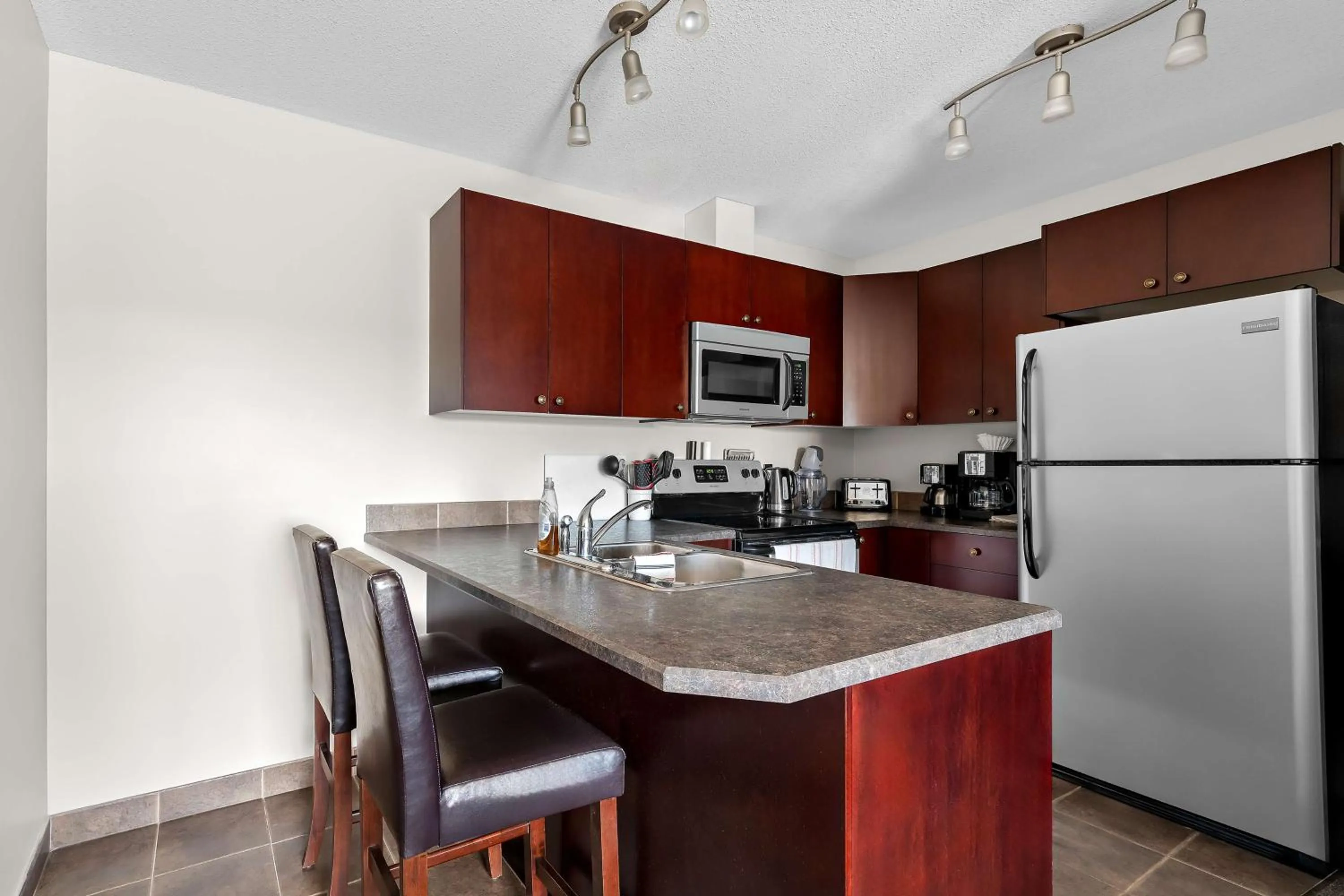 Photo of the whole room in SureStay Plus Hotel by Best Western Hardisty