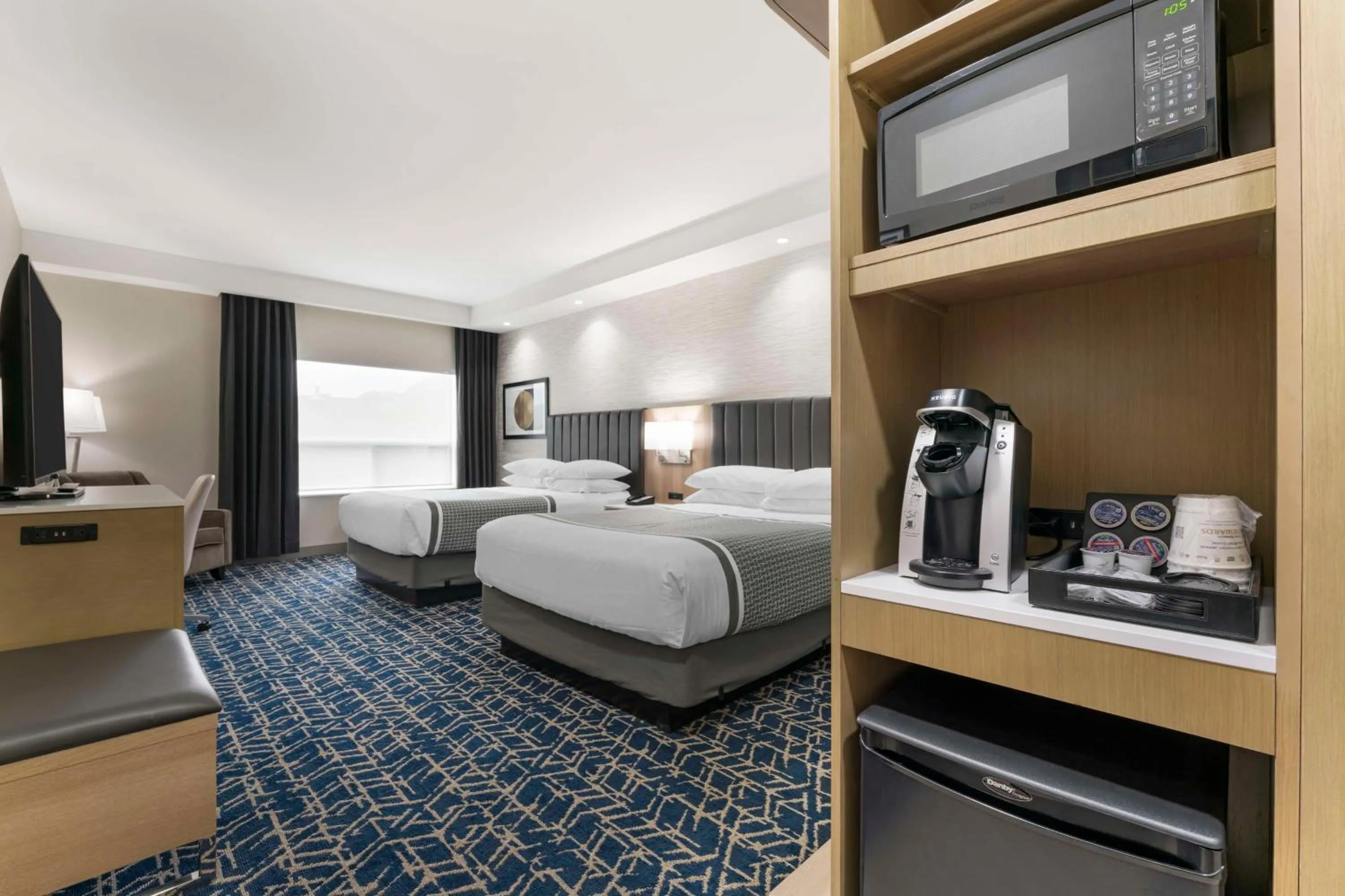 Bedroom, Bed in Best Western Premier Route 97 Vernon