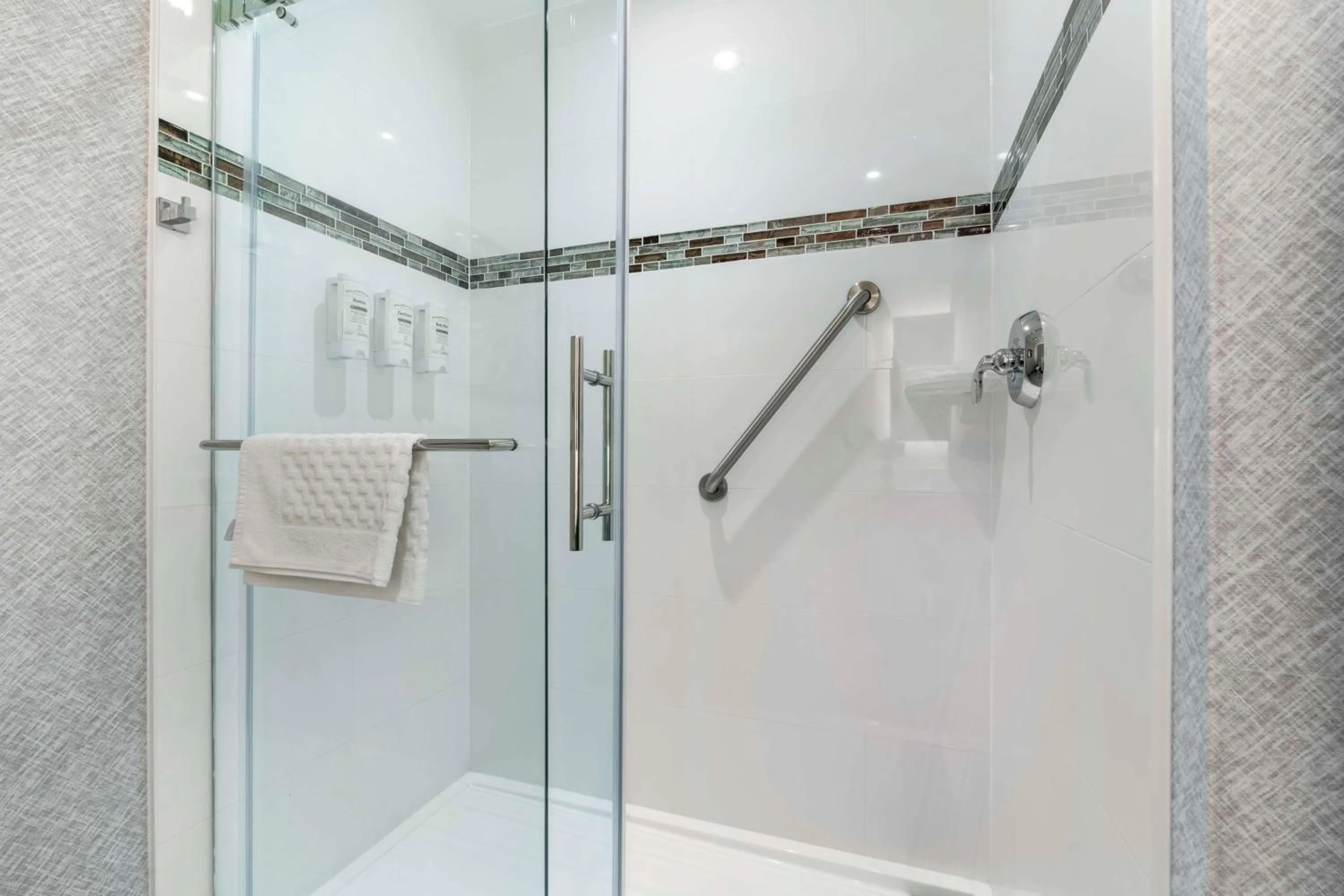 Bathroom in Best Western Premier Route 97 Vernon