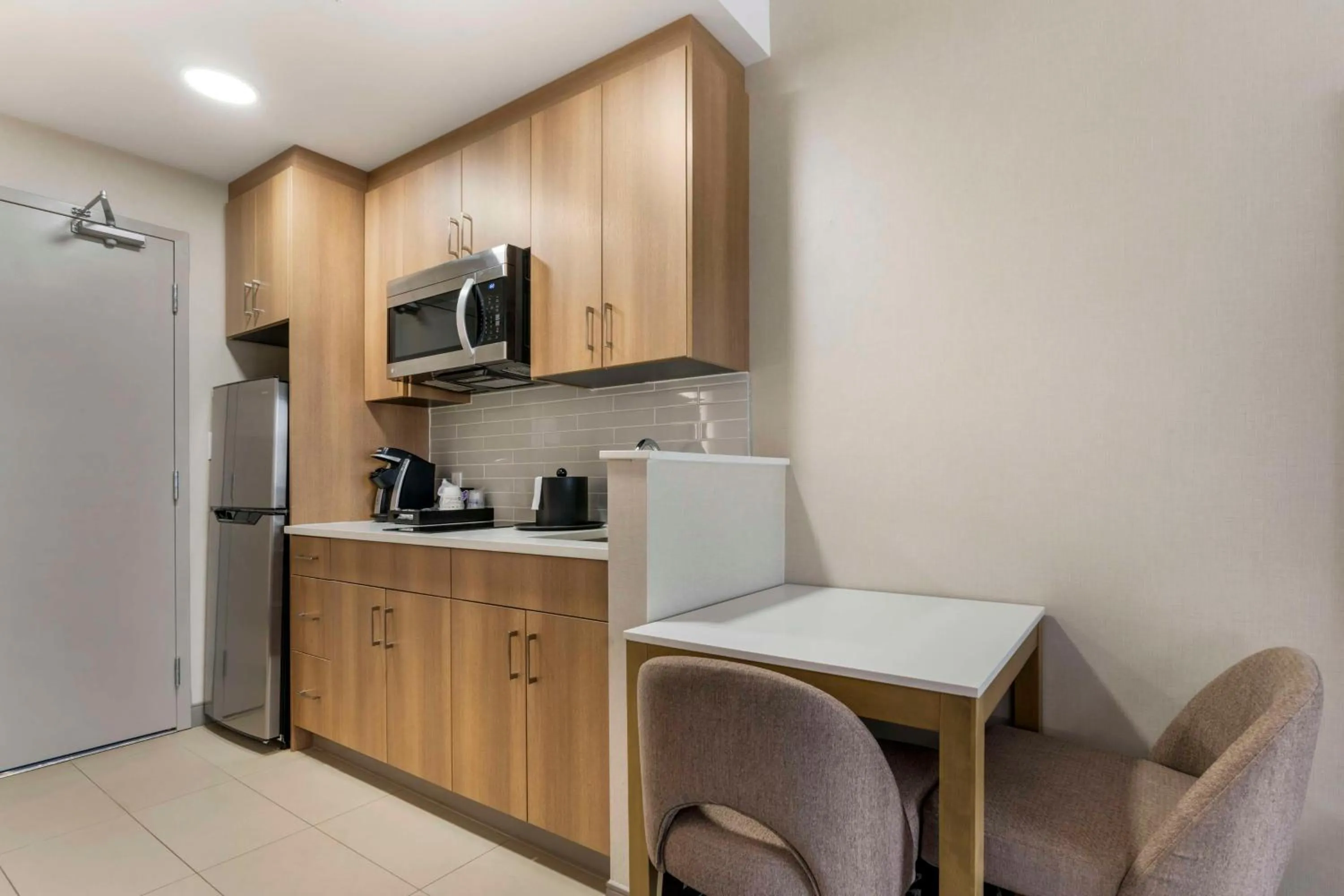 Bedroom in Best Western Premier Route 97 Vernon