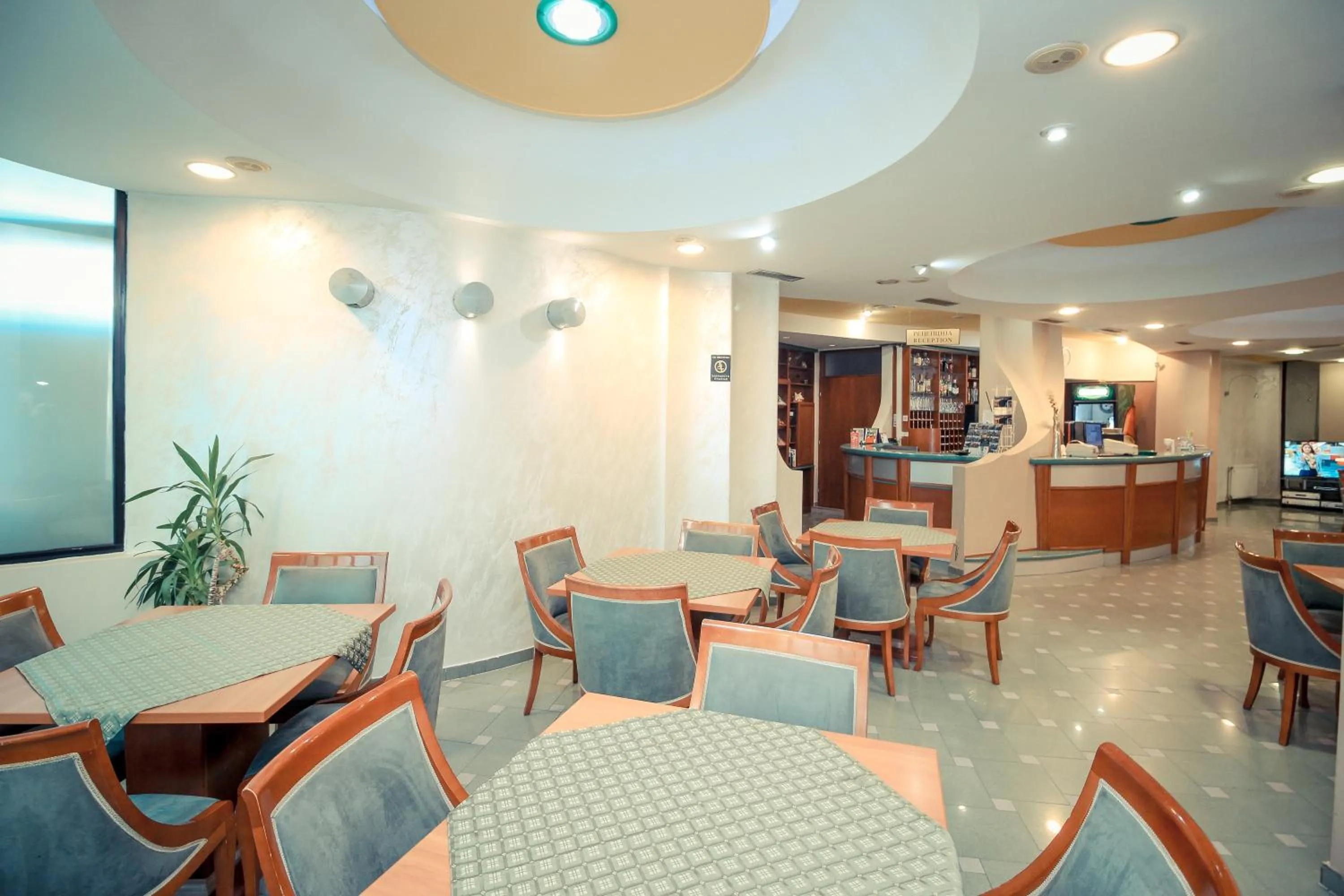 Restaurant/places to eat in Hotel Cingo