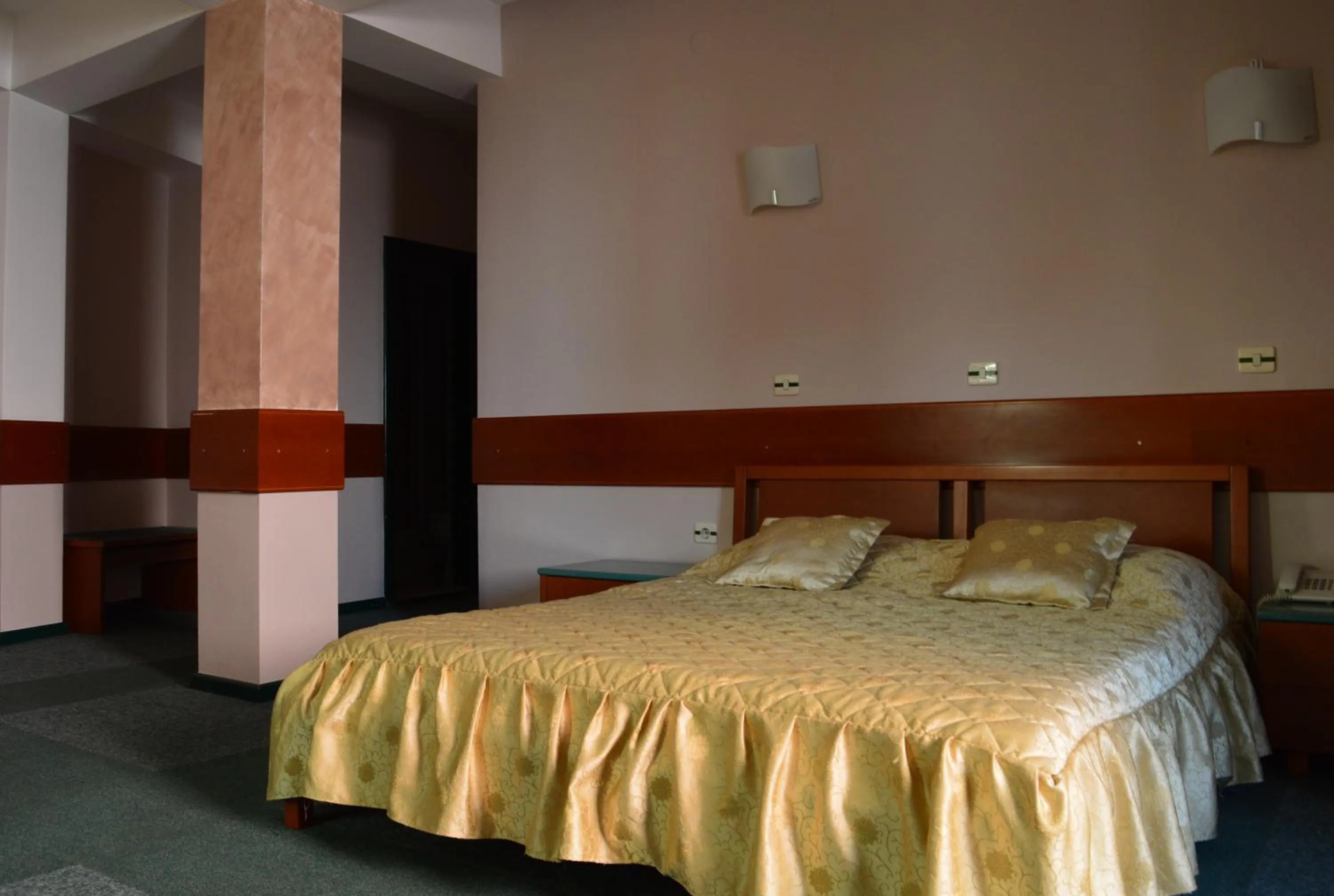 Photo of the whole room in Hotel Cingo