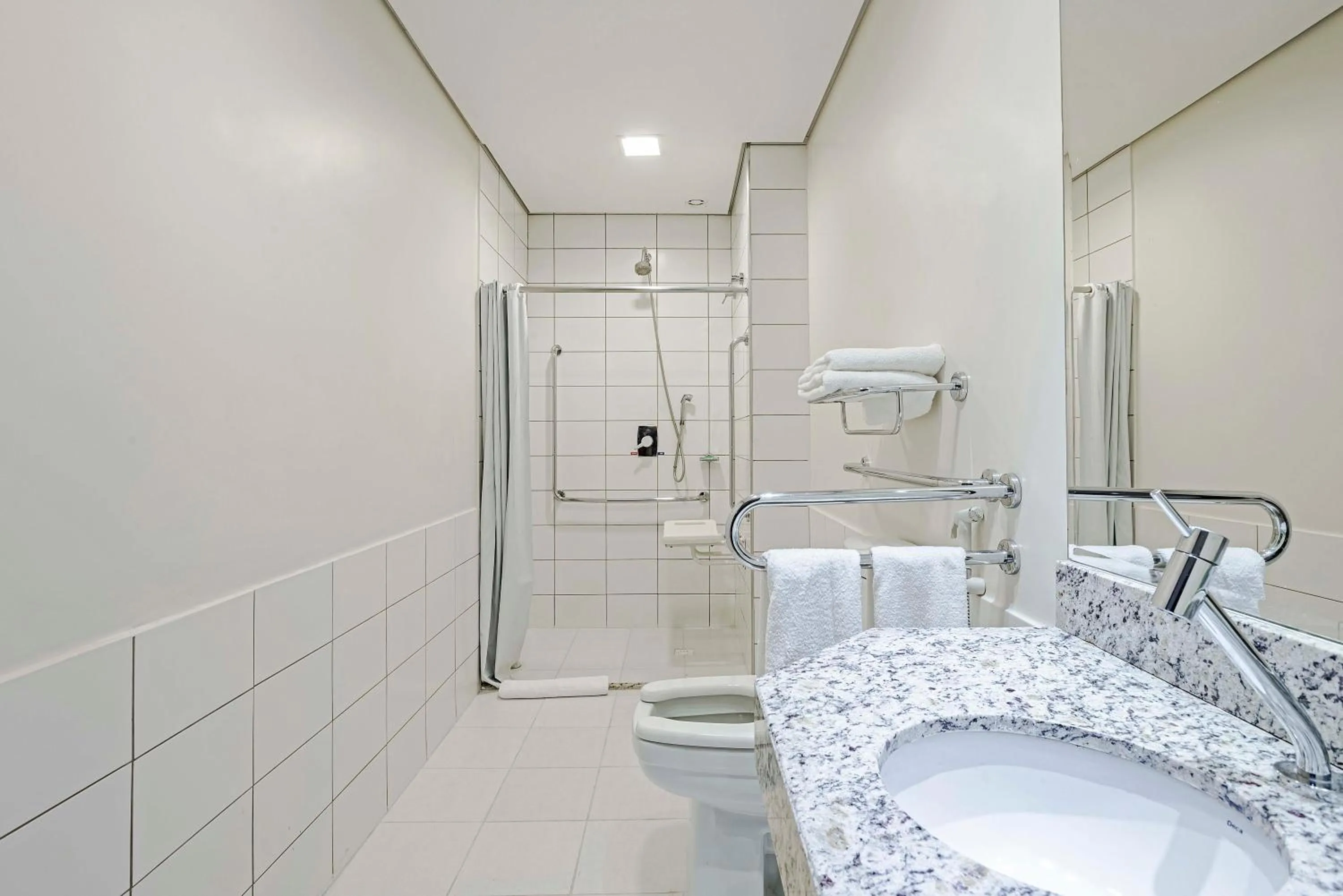 Toilet in Slaviero Porto Velho