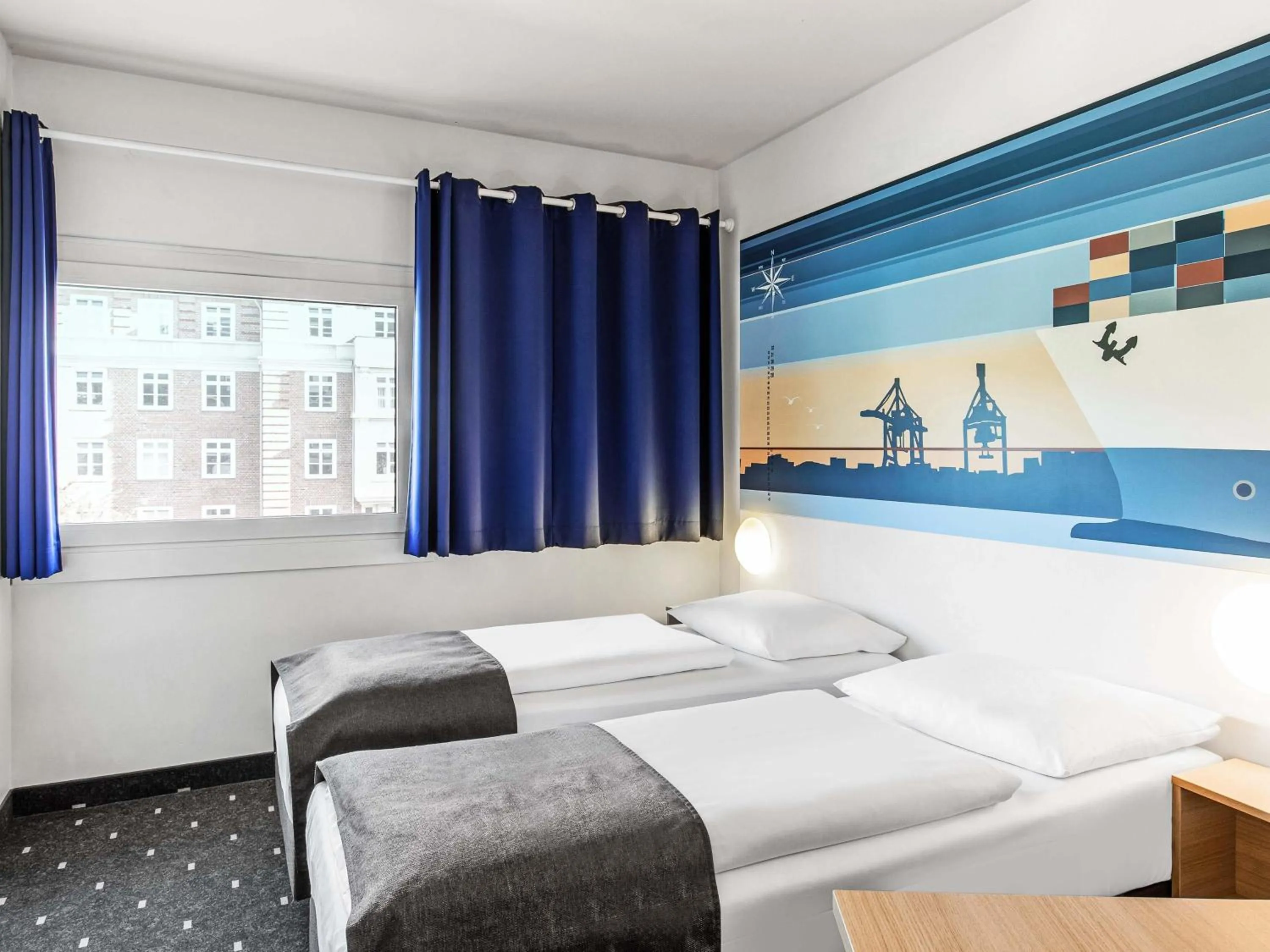 Photo of the whole room, Bed in B&B Hotel Hamburg-Altona