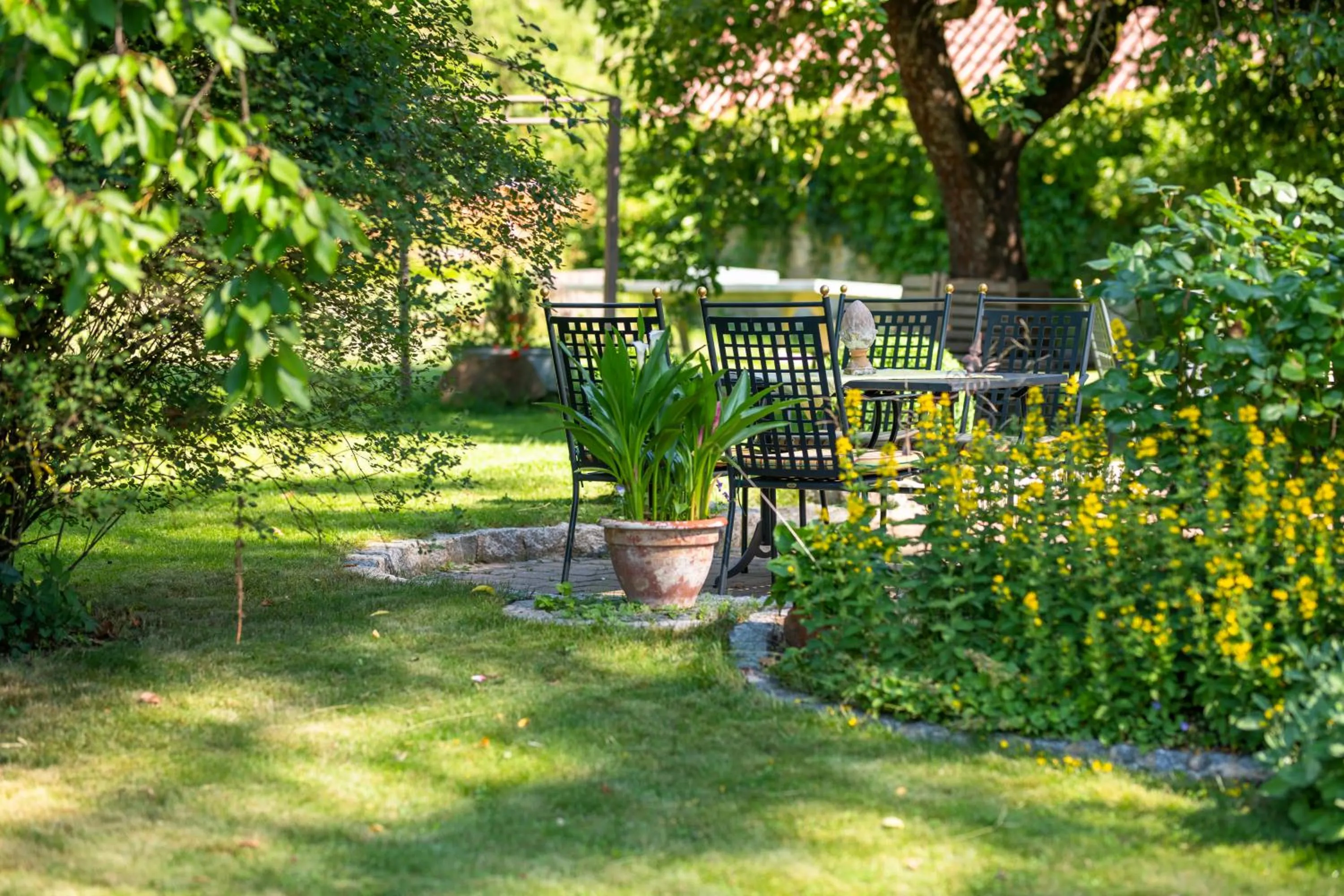 Garden in Landhotel Lindenhof
