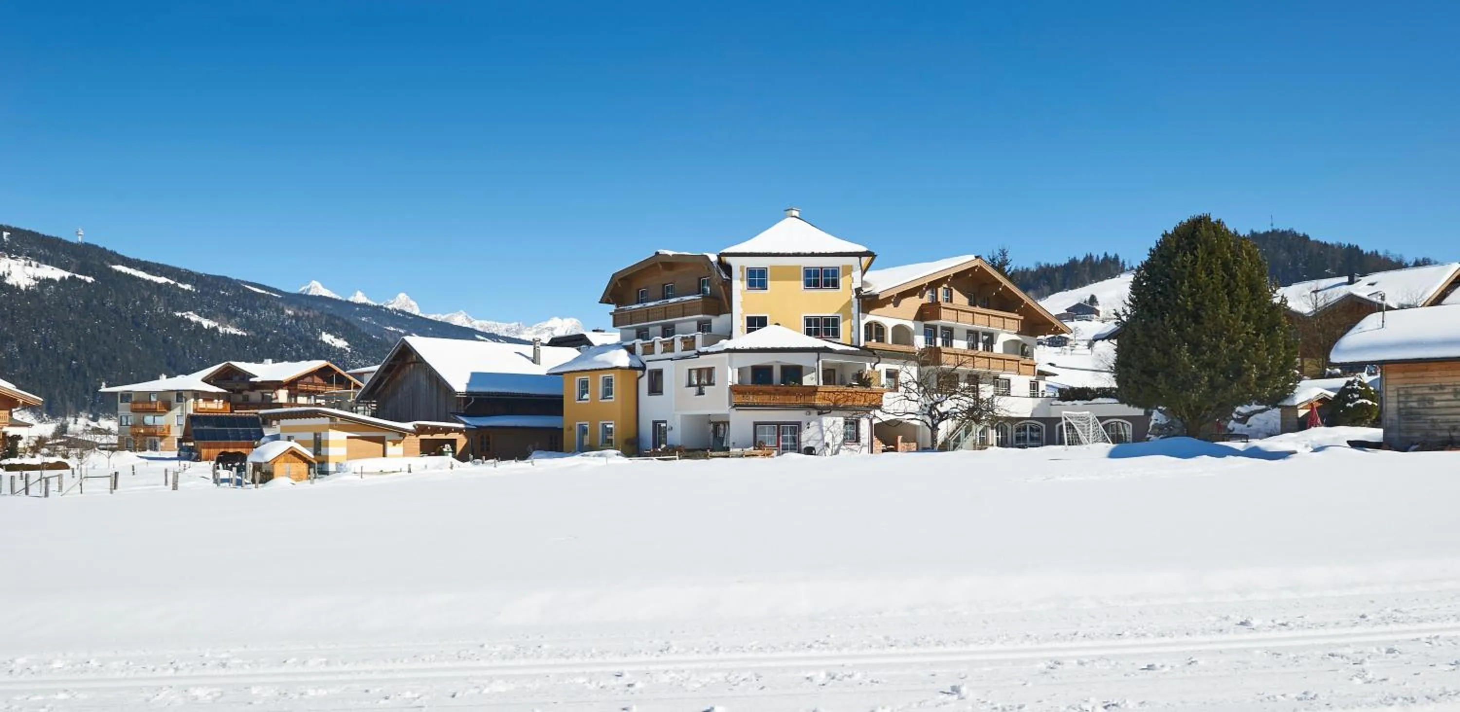 Property building in Hubengut Bed and Breakfast