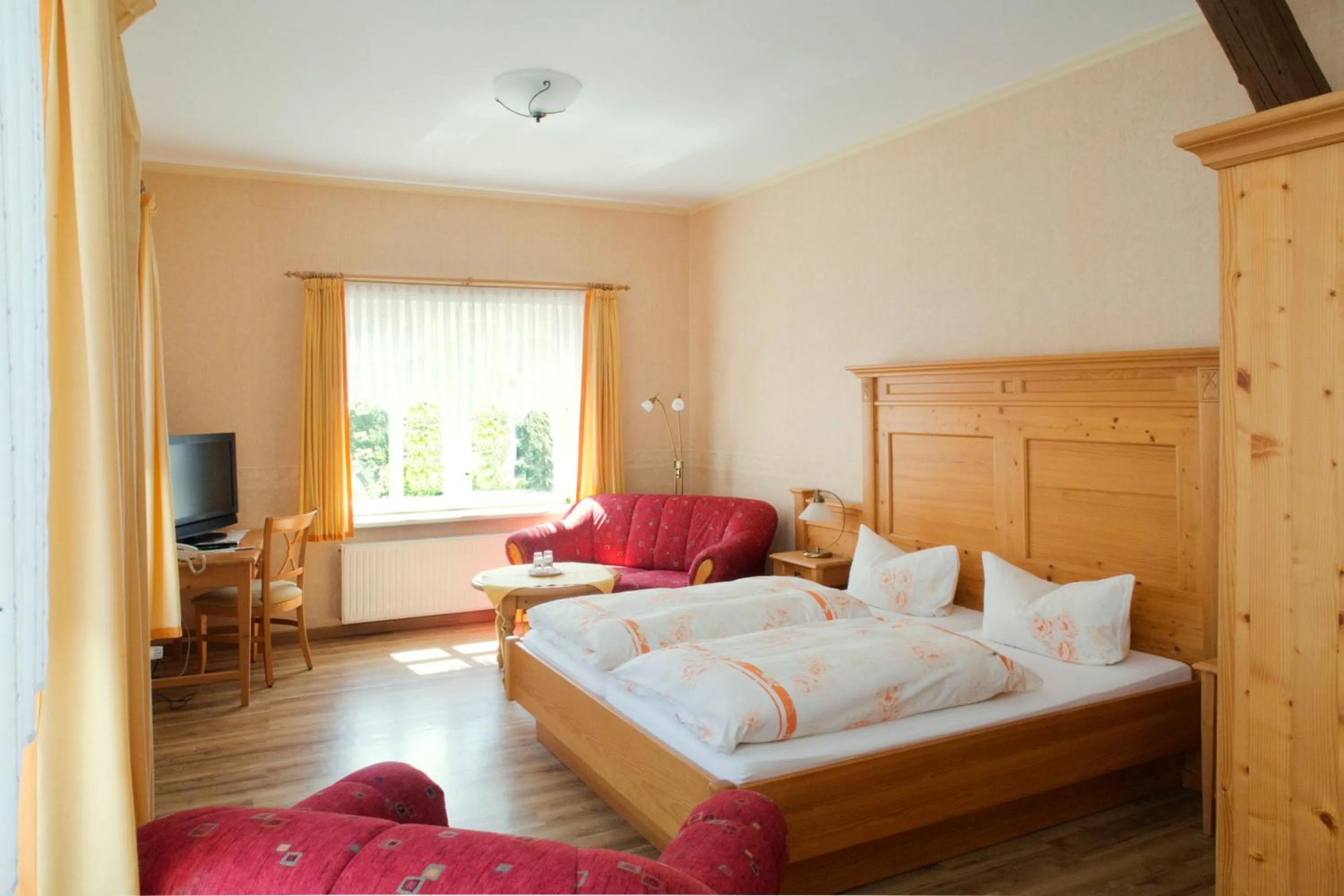 Photo of the whole room, Bed in Am Anger