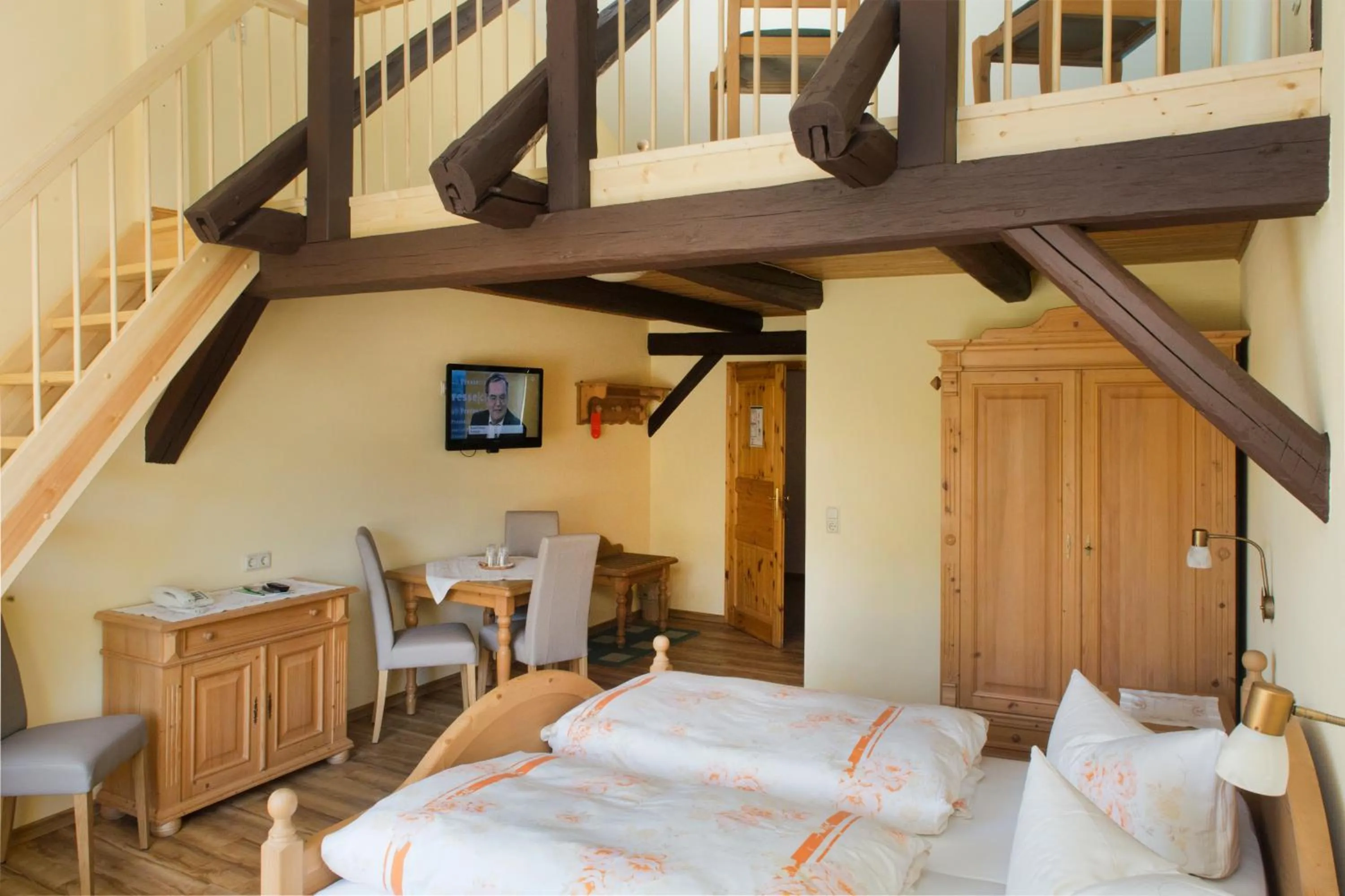 Photo of the whole room, Bed in Am Anger