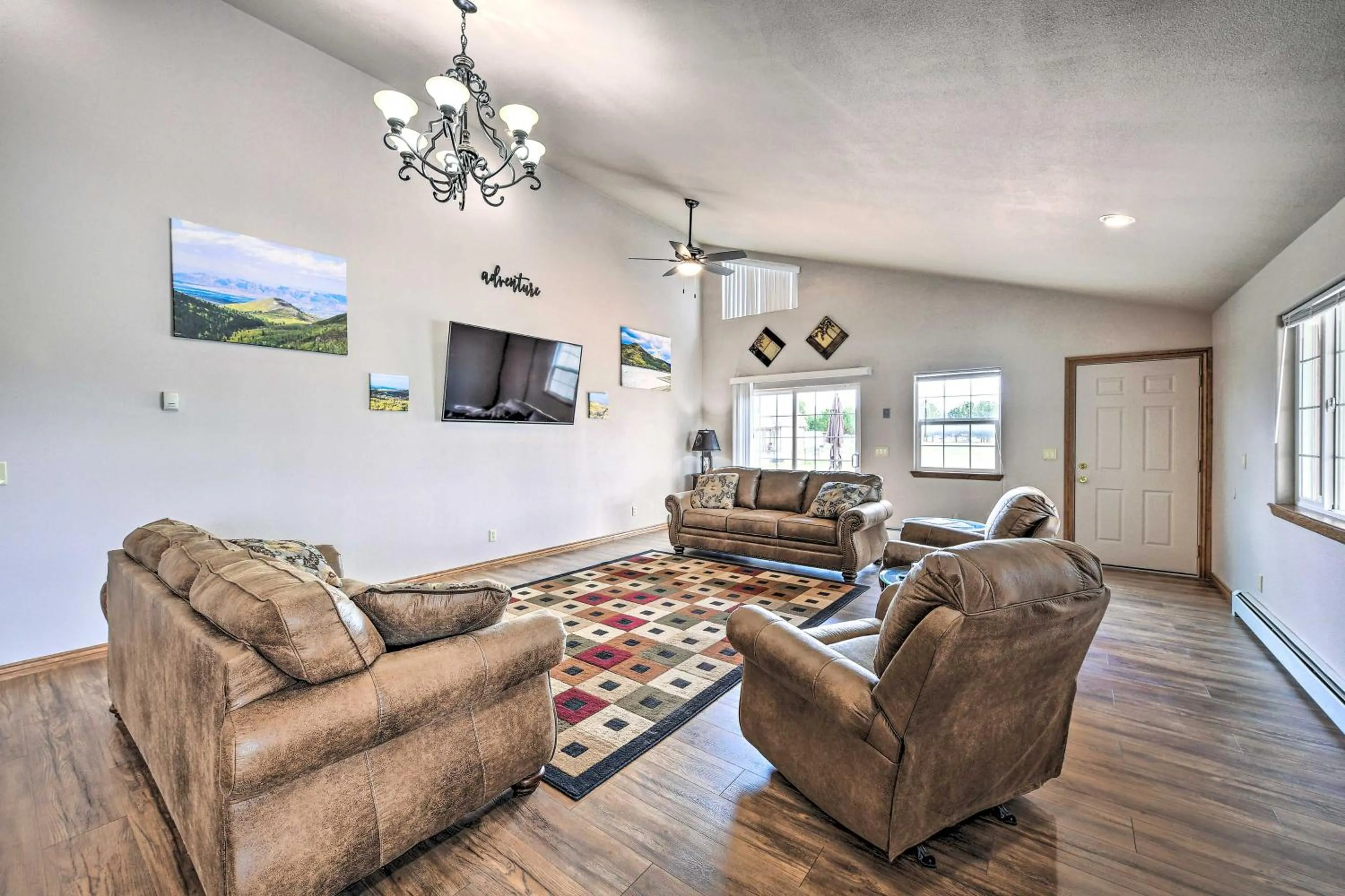 The Vineyard Country Farm Home at Grand Valley