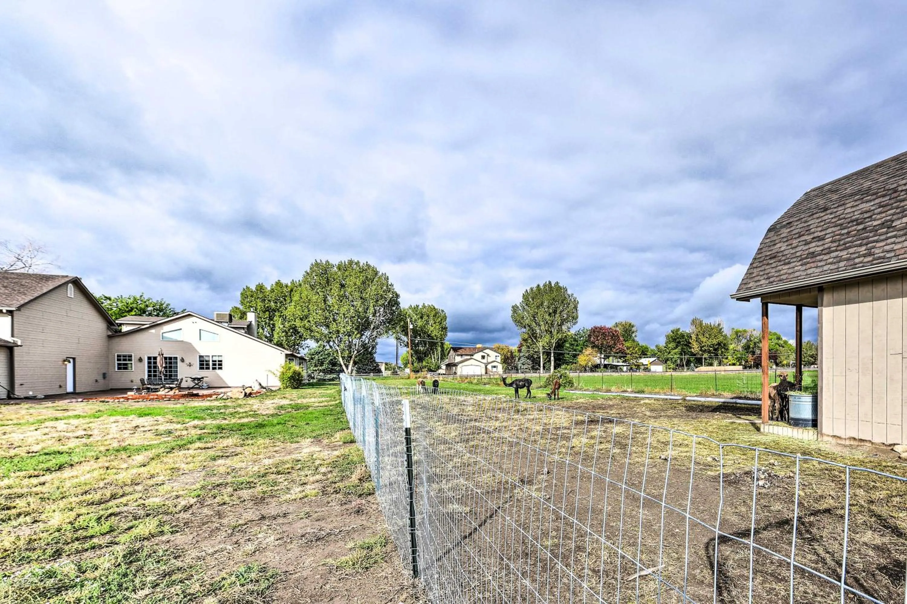 The Vineyard Country Farm Home at Grand Valley