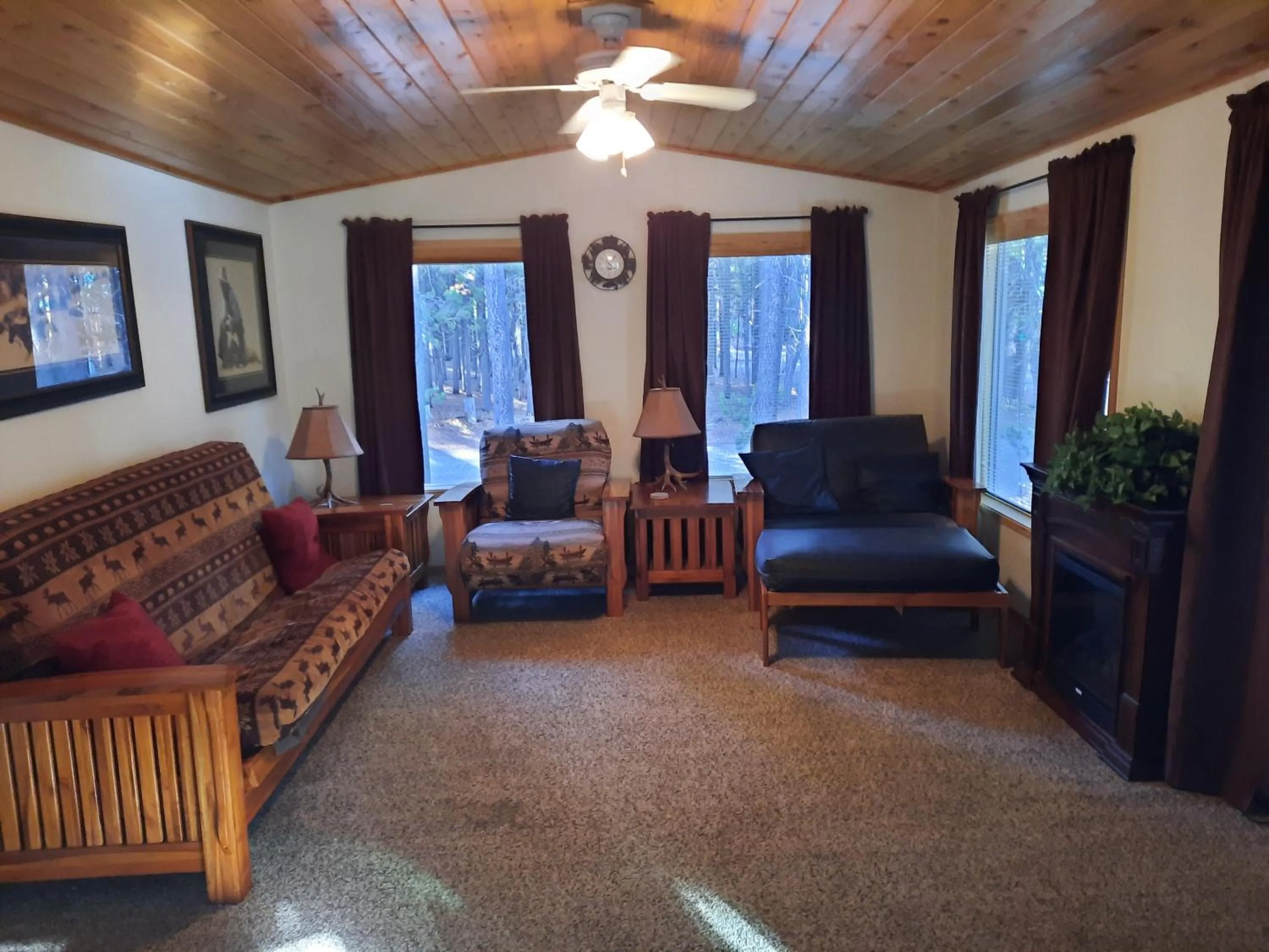 Willamette Pass Inn & Chalets