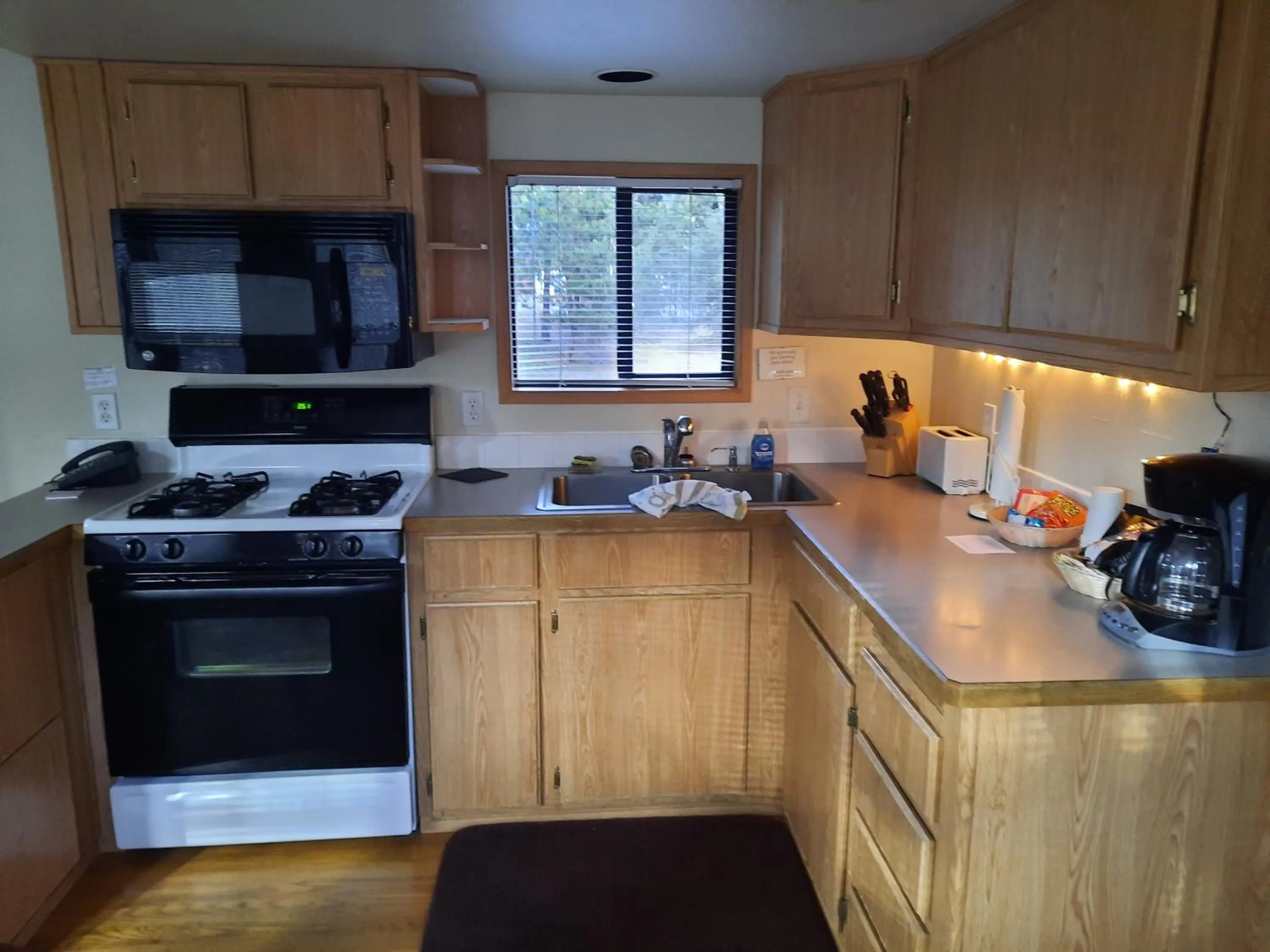 Willamette Pass Inn & Chalets