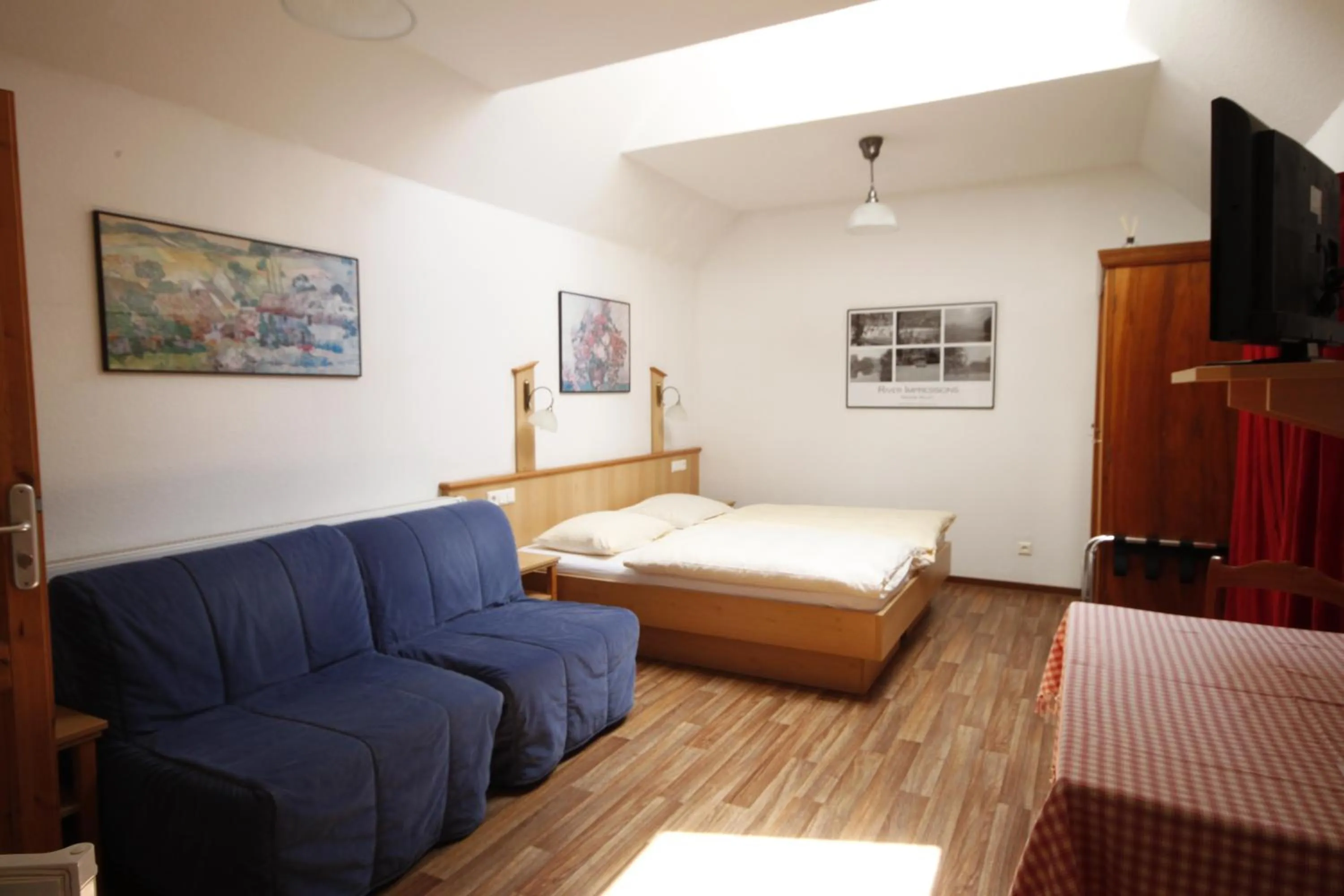 TV and multimedia, Bed in Am Treidelpfad