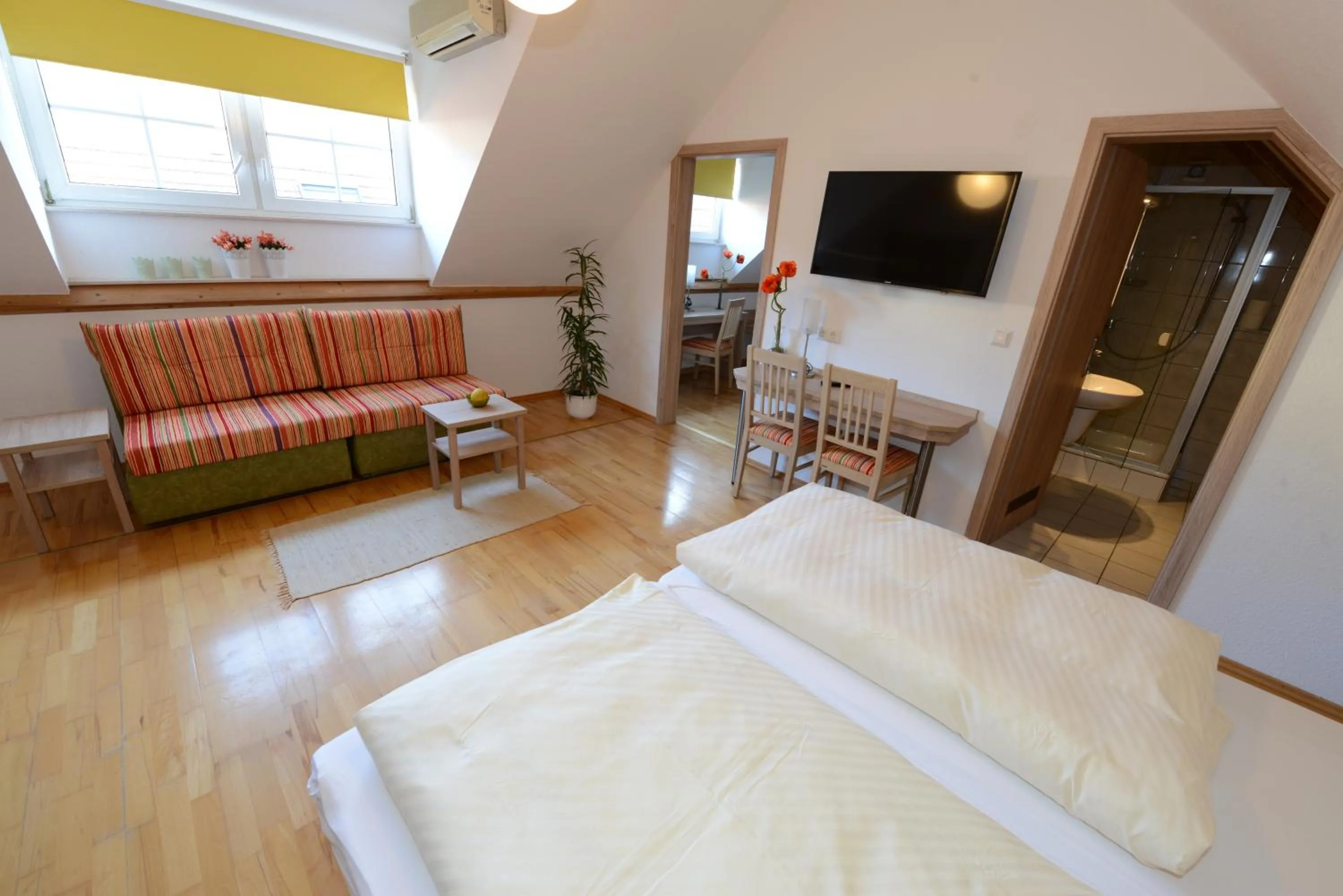 TV and multimedia, Bed in Am Treidelpfad