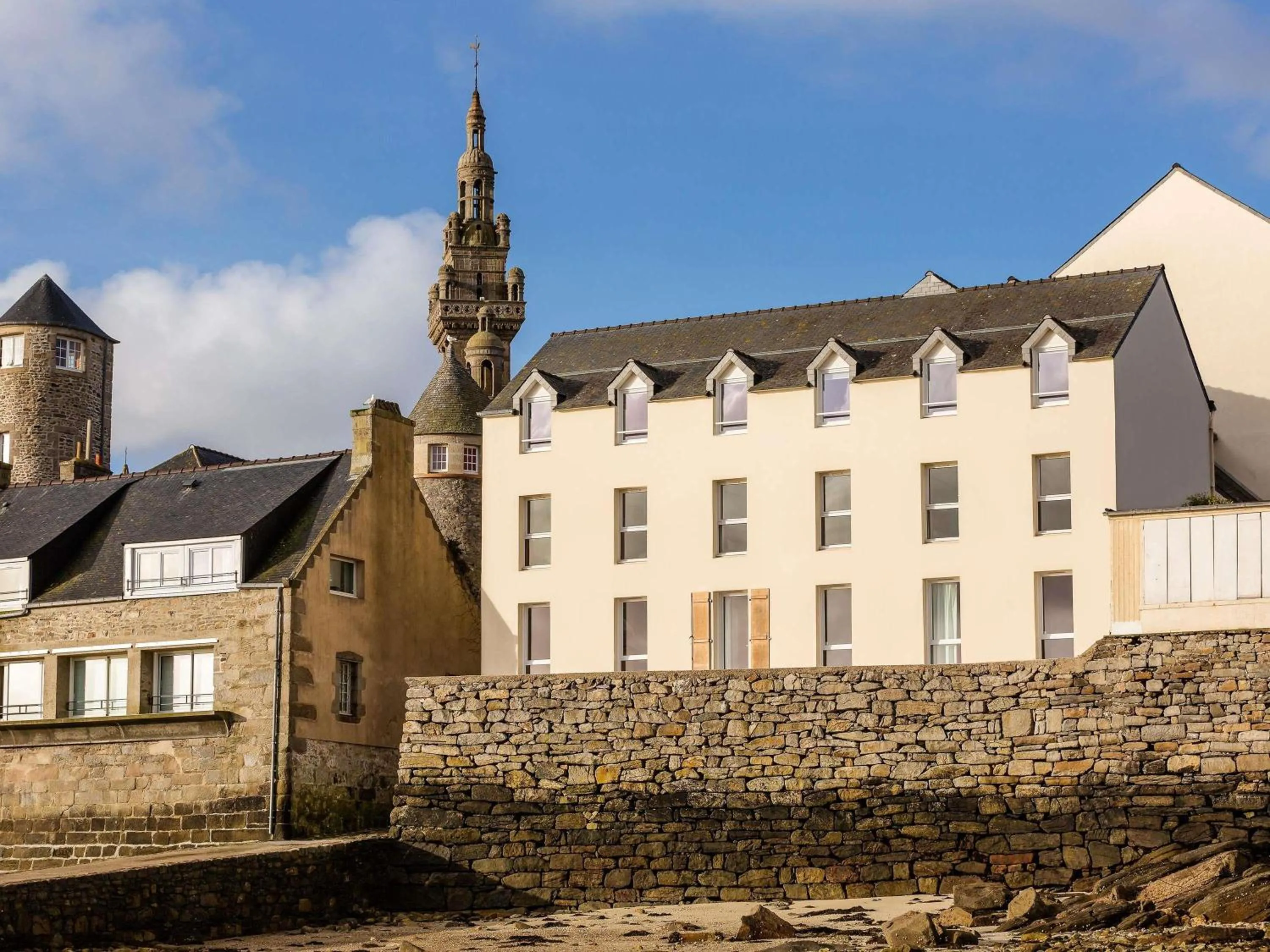 Property building in Ibis Roscoff Bord de Mer