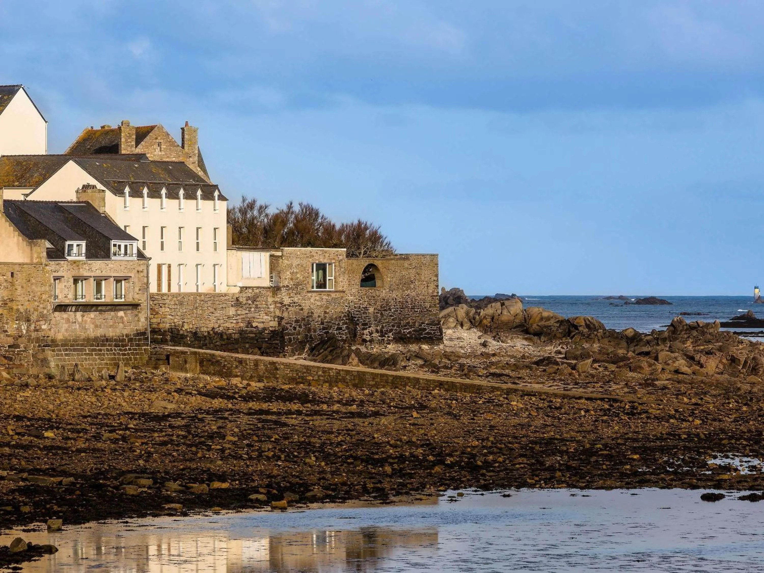 Property building in Ibis Roscoff Bord de Mer