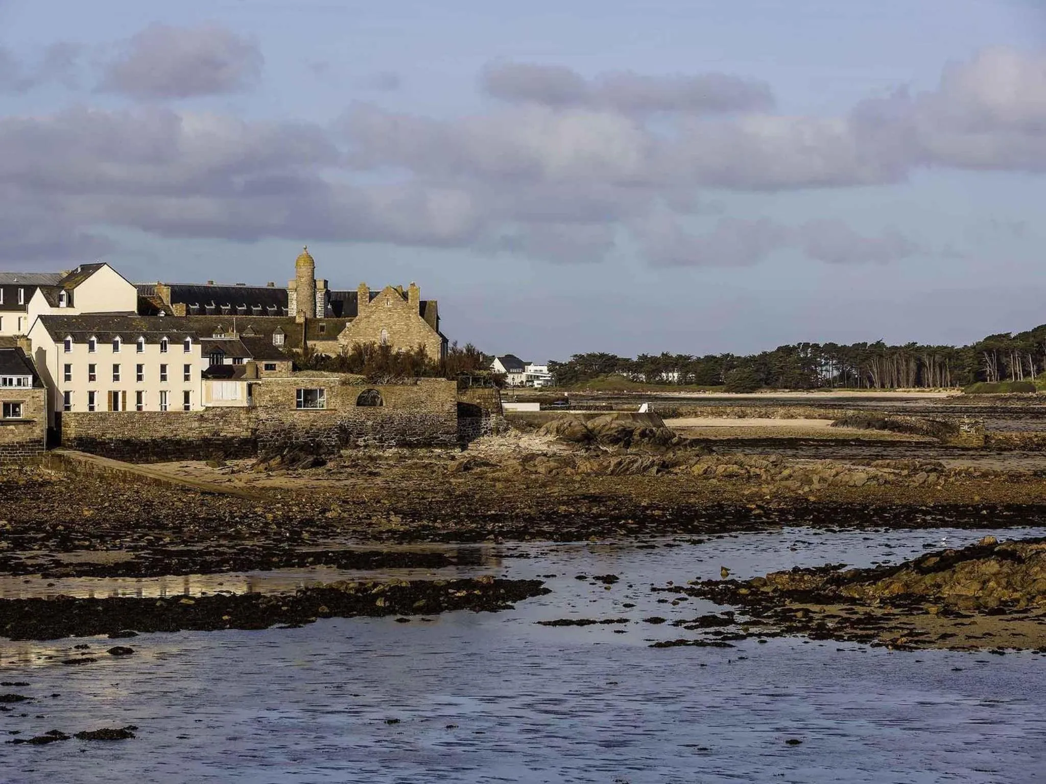 Property building in Ibis Roscoff