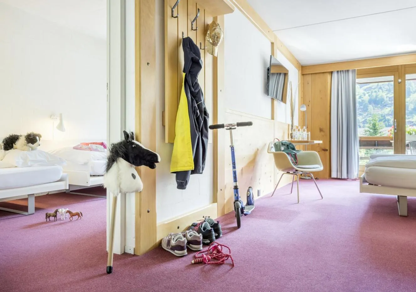 People, Bed in Hotel Kreuz Lenk