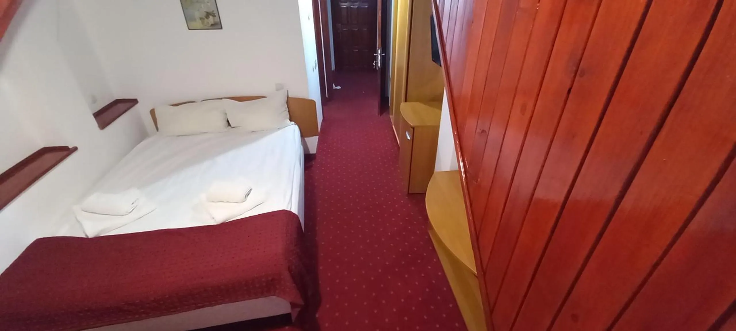 Bed in Mountain Breeze