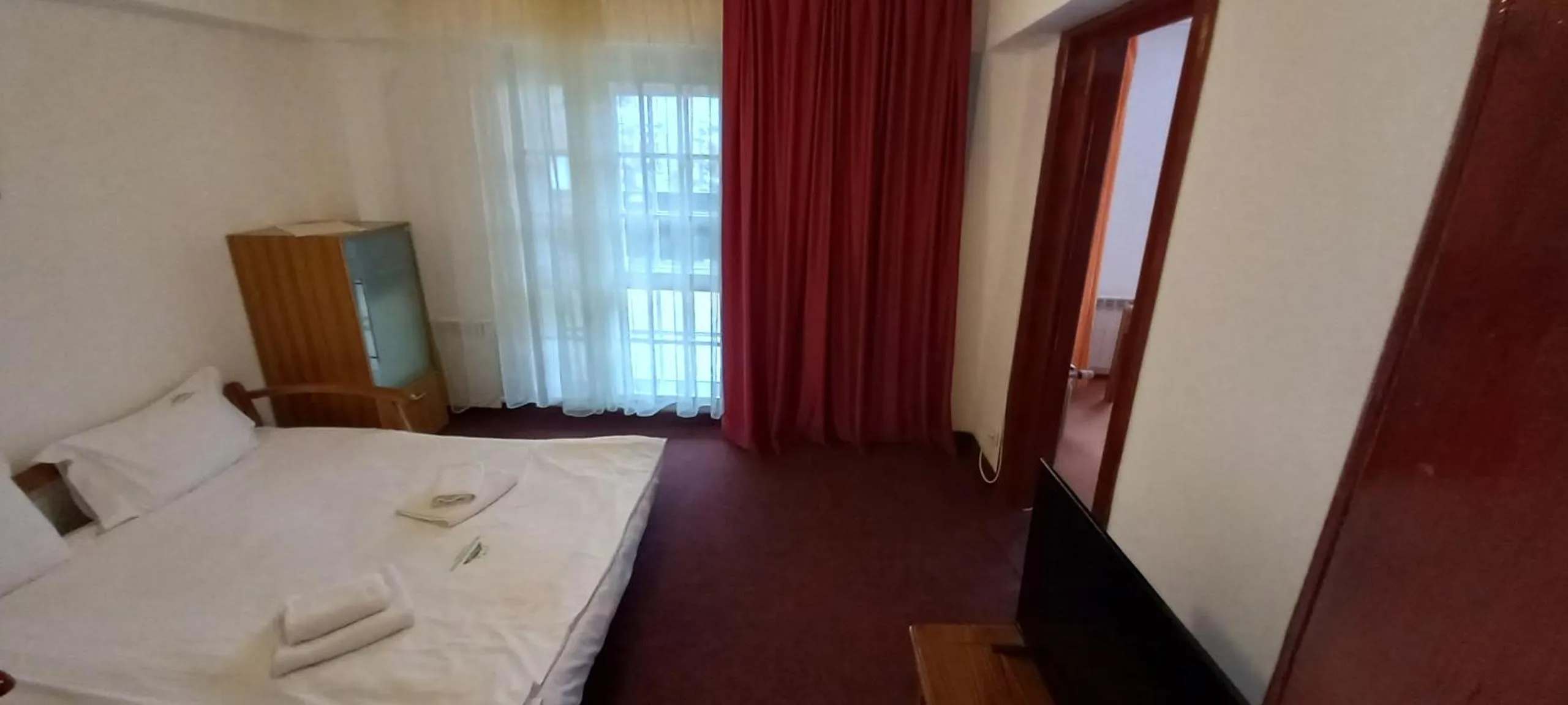 Bed in Mountain Breeze