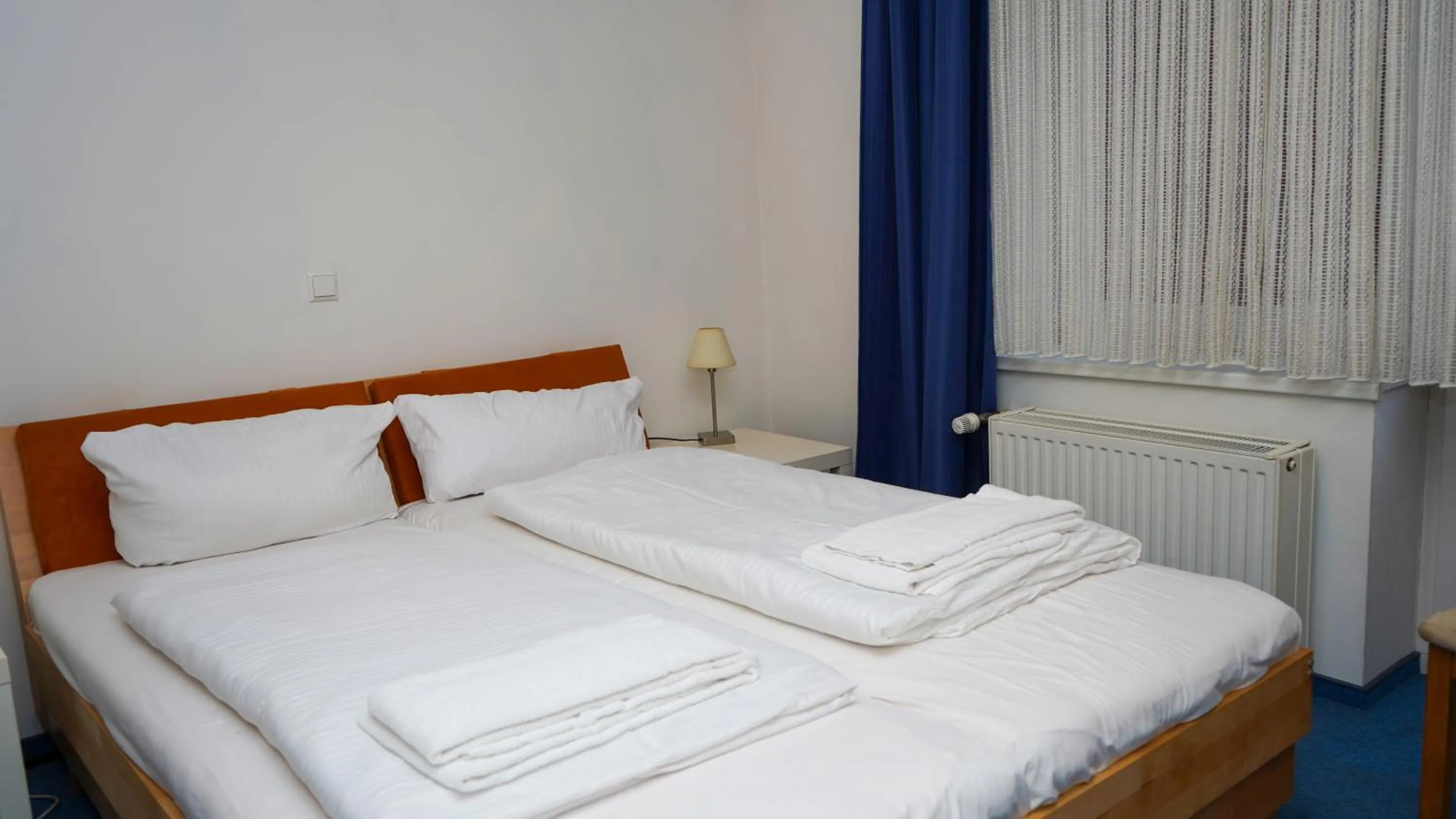 Photo of the whole room, Bed in ITM Hotel Bettkästchen am Sachsenwald