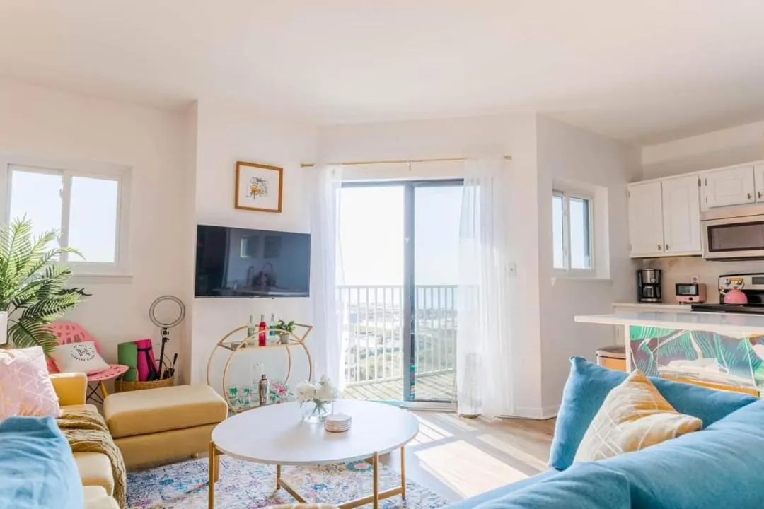 TV and multimedia in My Beach Retreat by Nick