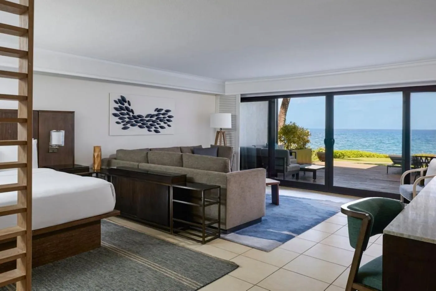 Seating area, Bed in Wailea Beach Resort - Marriott, Maui