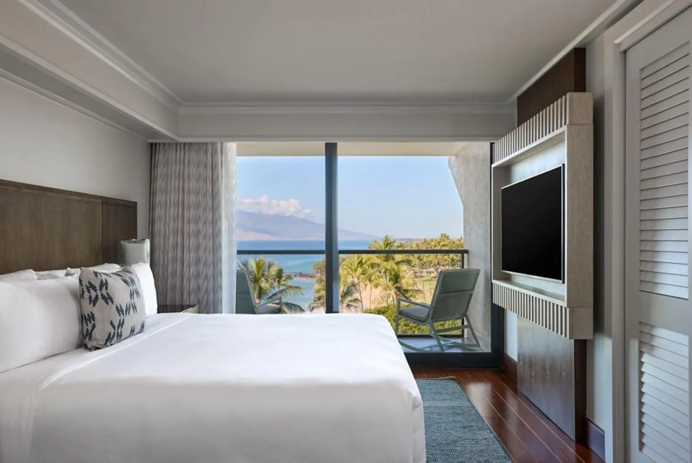 Bedroom, Bed in Wailea Beach Resort - Marriott, Maui
