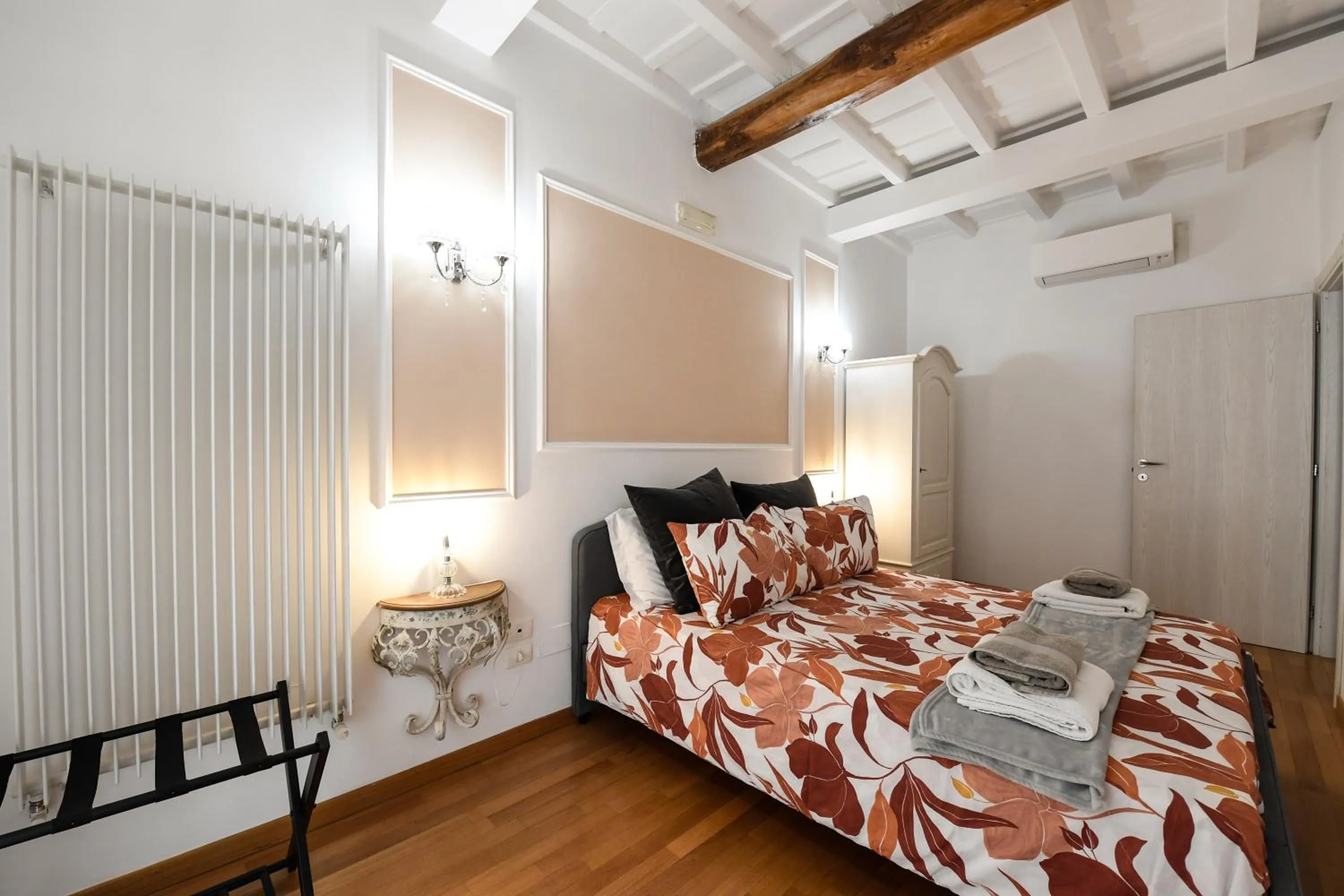 Bed in Castel Sant'Angelo Apartments - Exclusive & Luxury