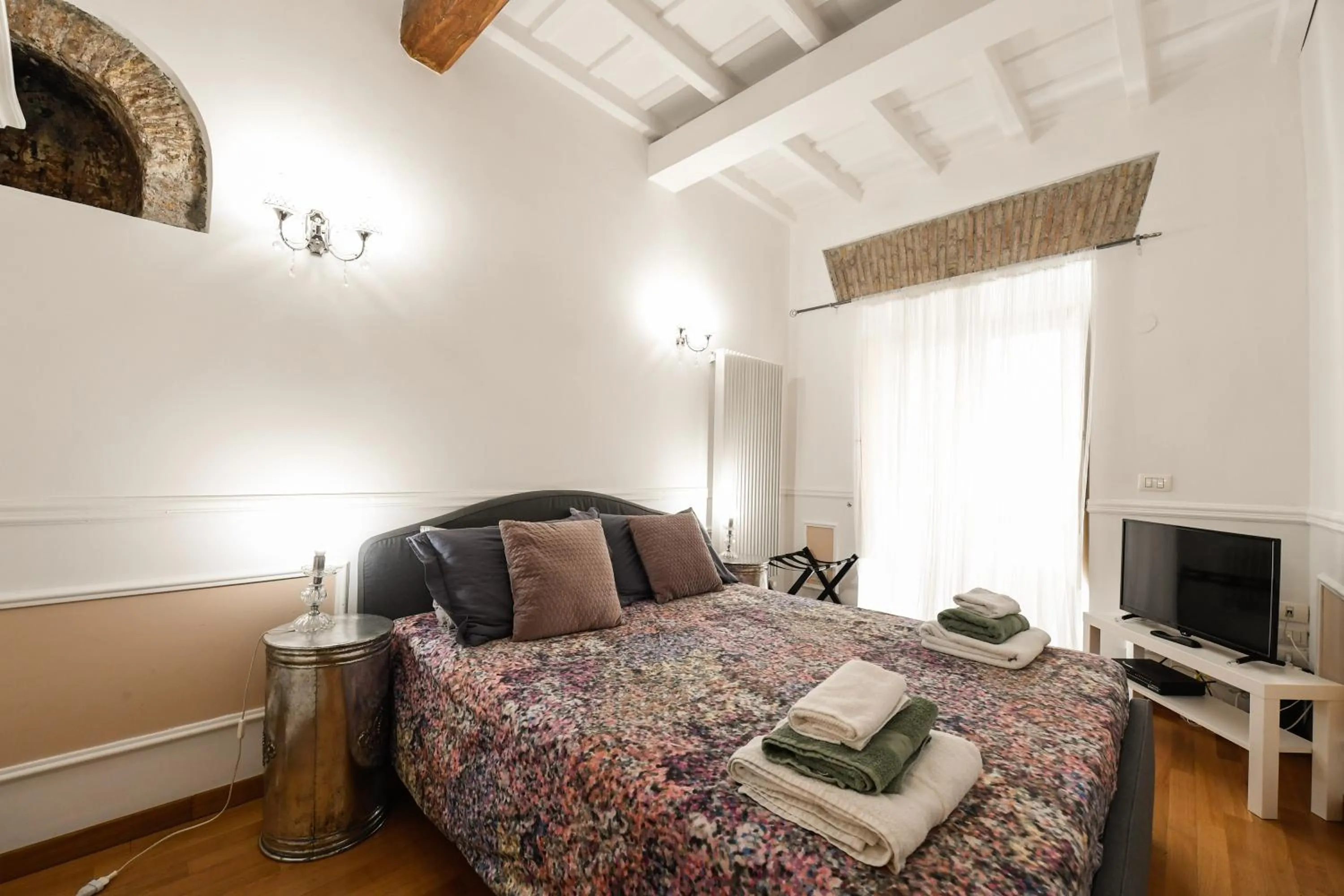 Bed in Castel Sant'Angelo Apartments - Exclusive & Luxury