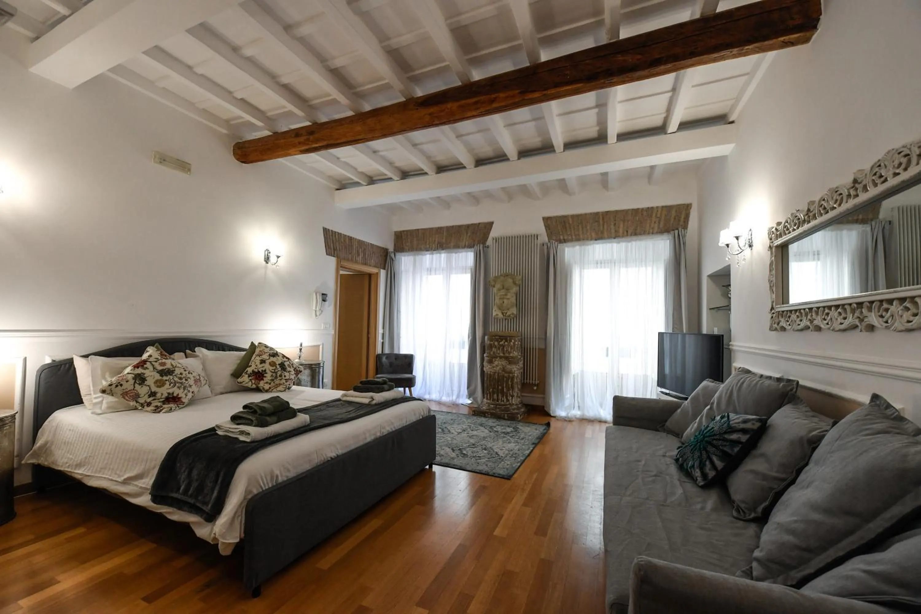 Bed in Castel Sant'Angelo Apartments - Exclusive & Luxury