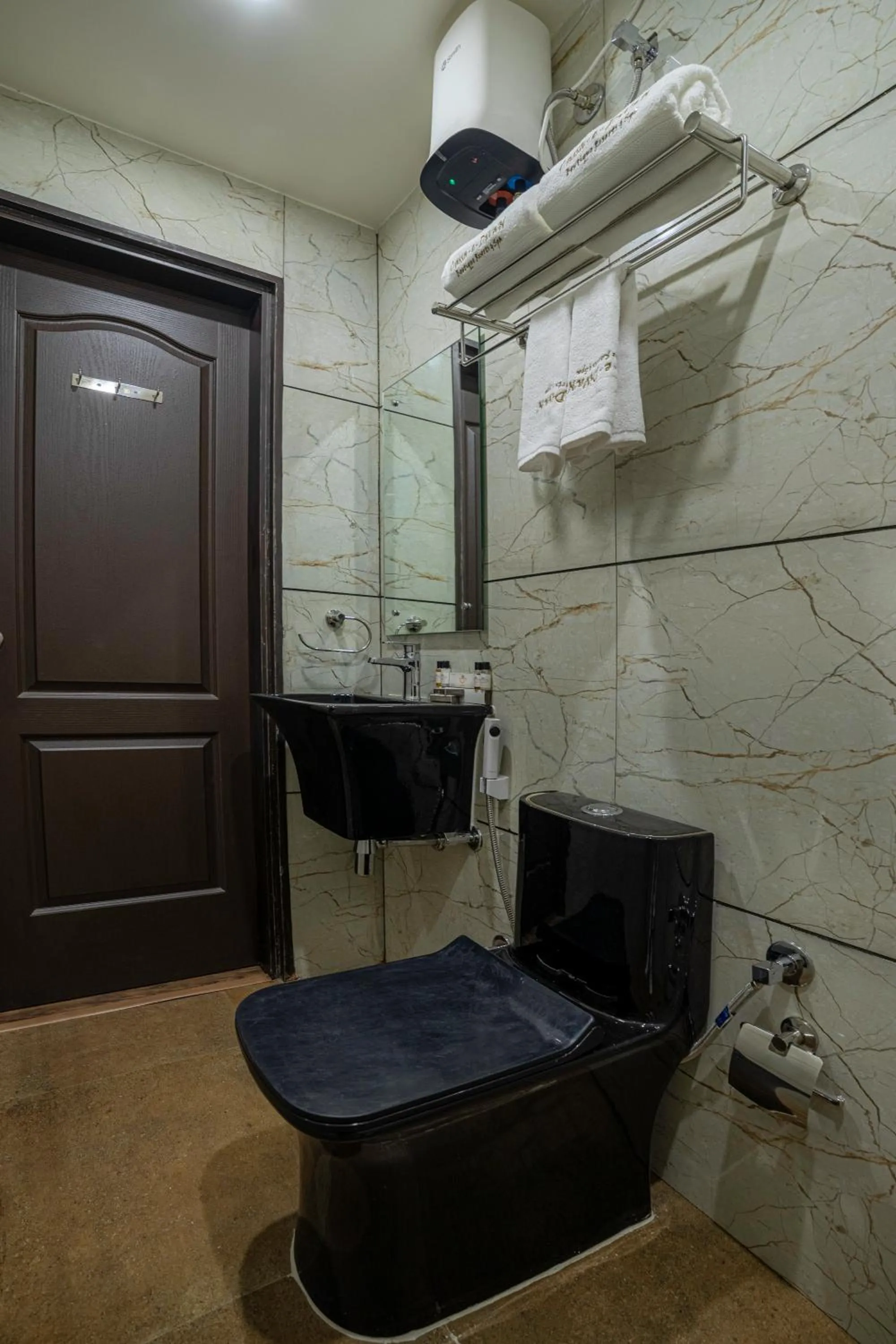 Toilet in Divan Clarks Inn Goa