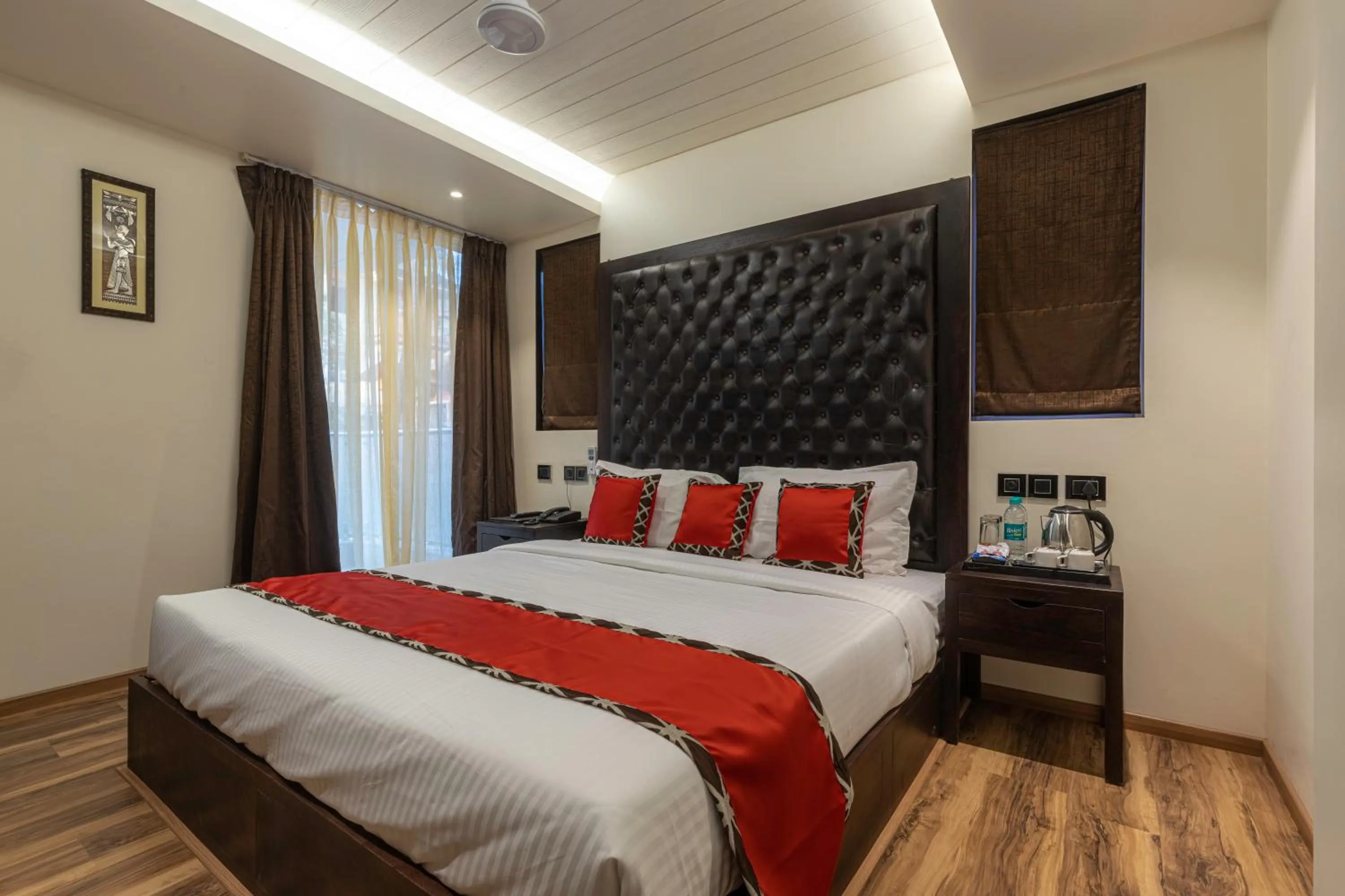 Balcony/Terrace, Bed in Divan Clarks Inn Goa