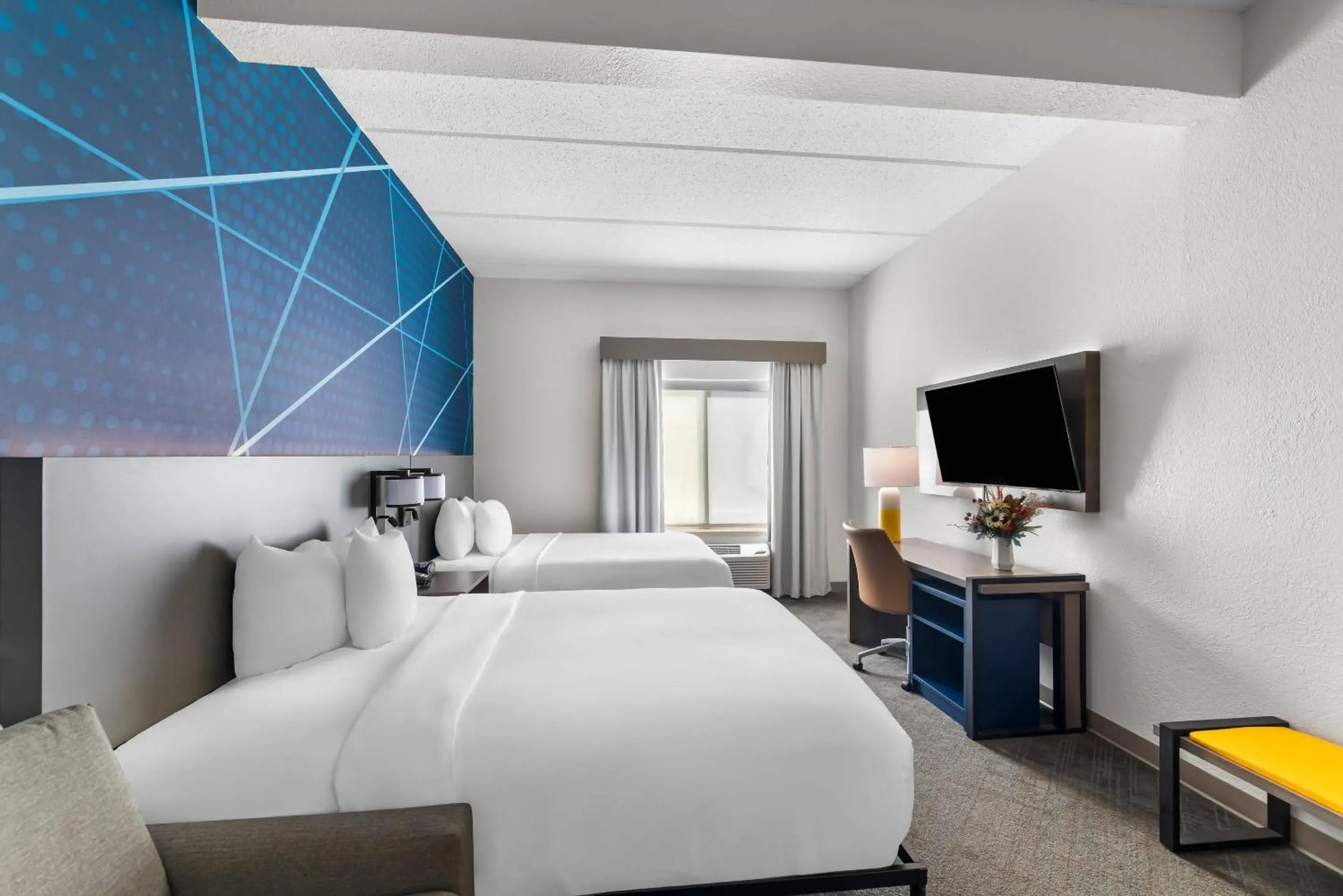 Bedroom, Bed in Comfort Suites Austin Airport